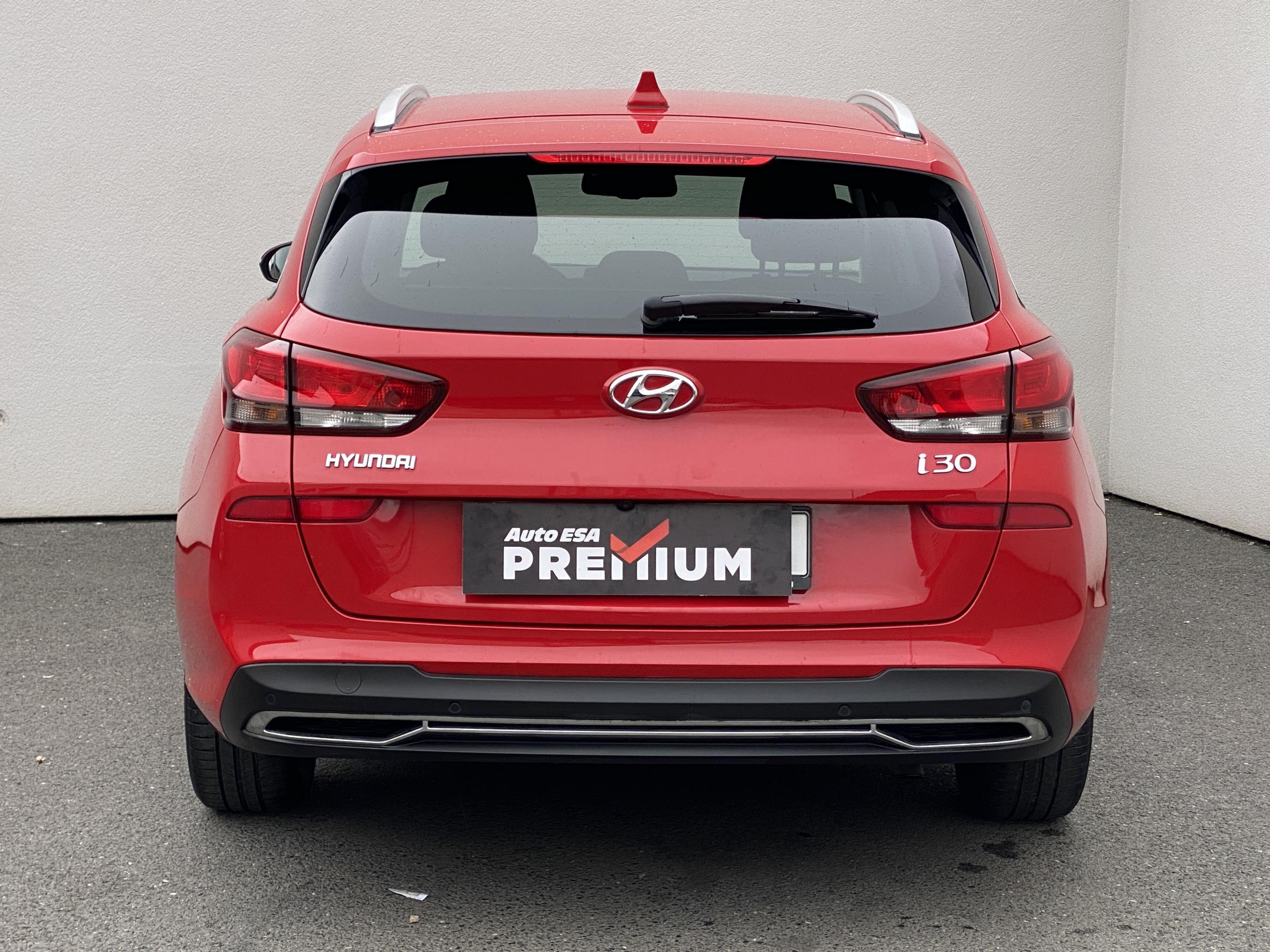 Hyundai i30, 2020 - pohled č. 5
