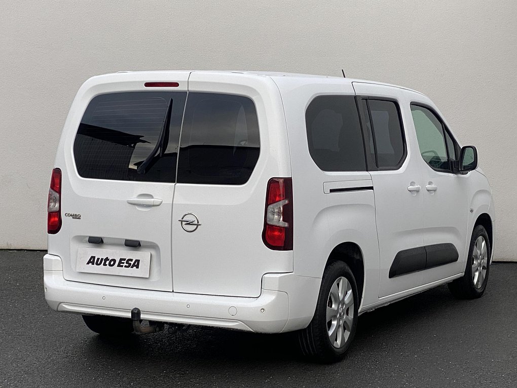 Opel Combo 1.2T Enjoy MAXi