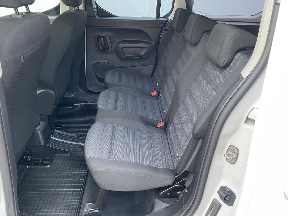 Opel Combo 1.2T Enjoy MAXi