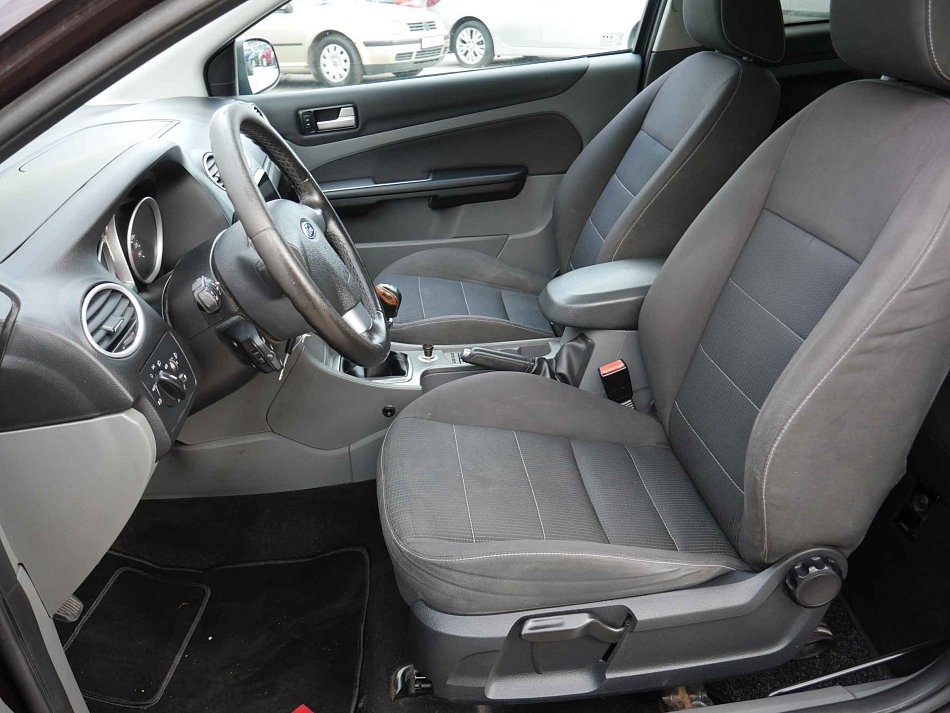 Ford Focus 2.0i 