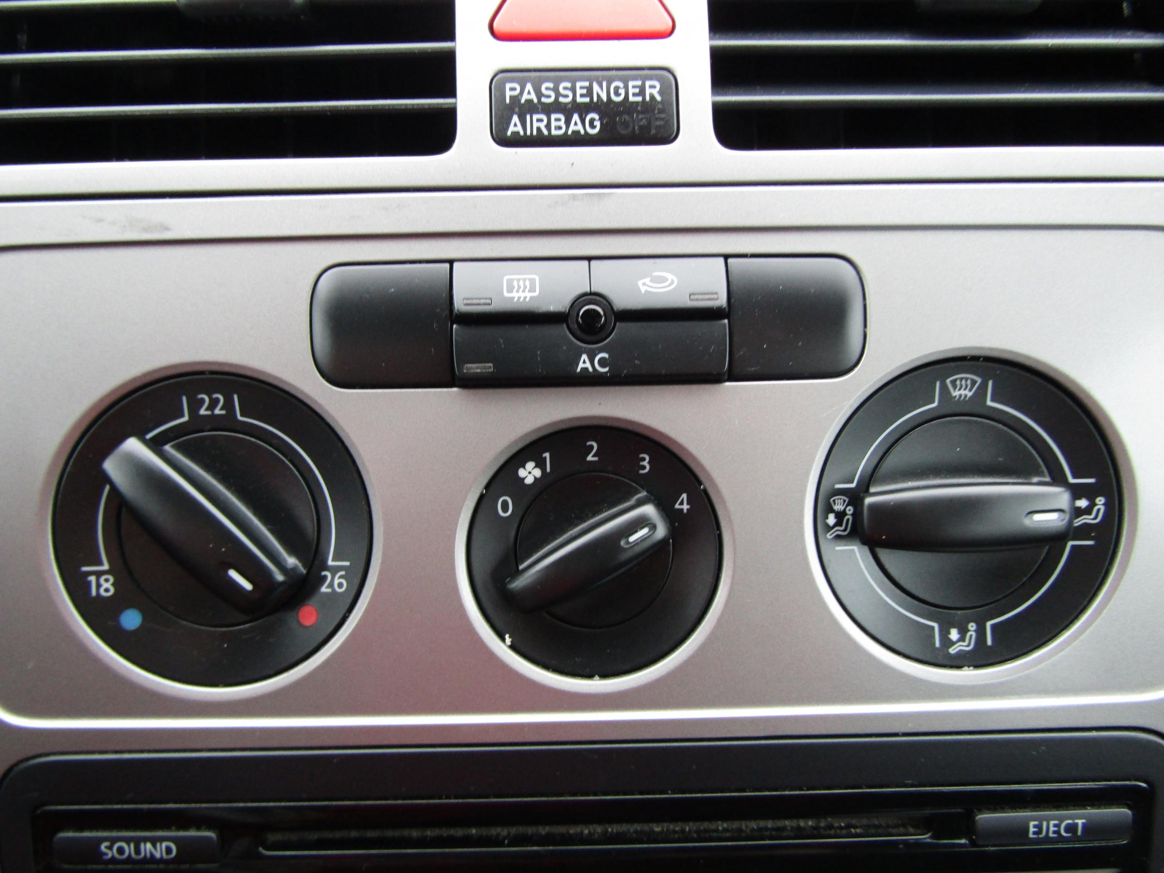 Volkswagen Touran, 2010 - pohled č. 14