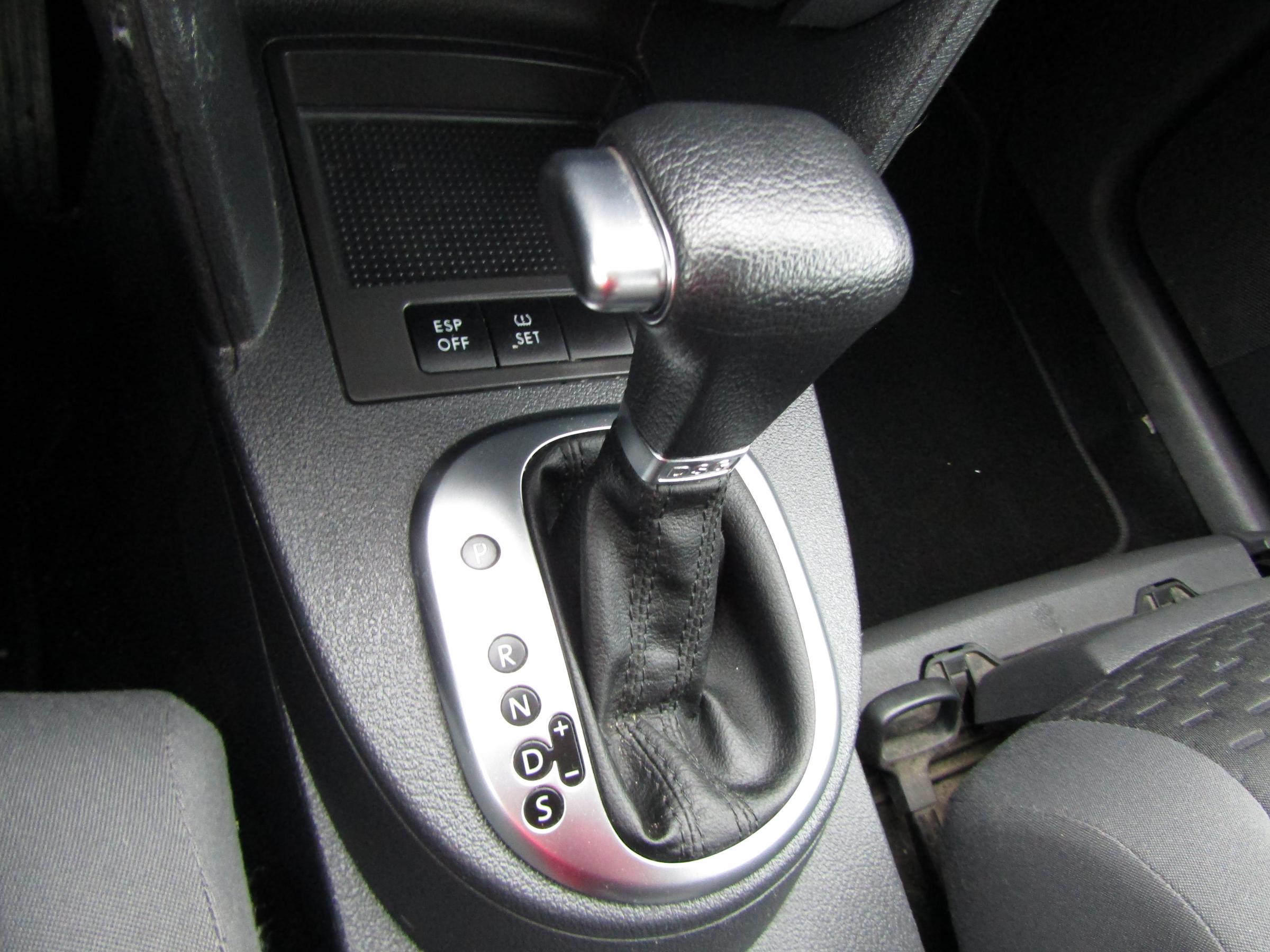 Volkswagen Touran, 2010 - pohled č. 16