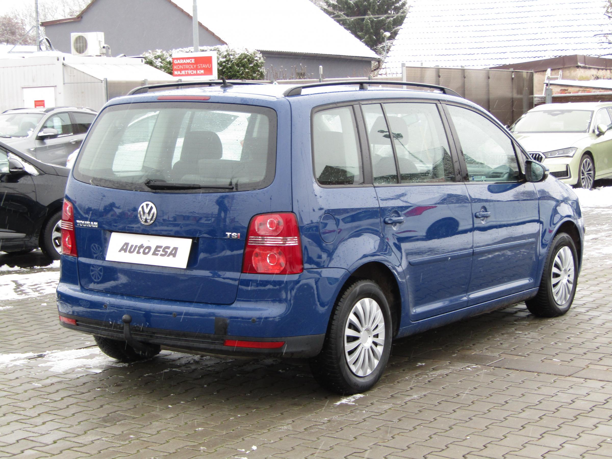 Volkswagen Touran, 2010 - pohled č. 4