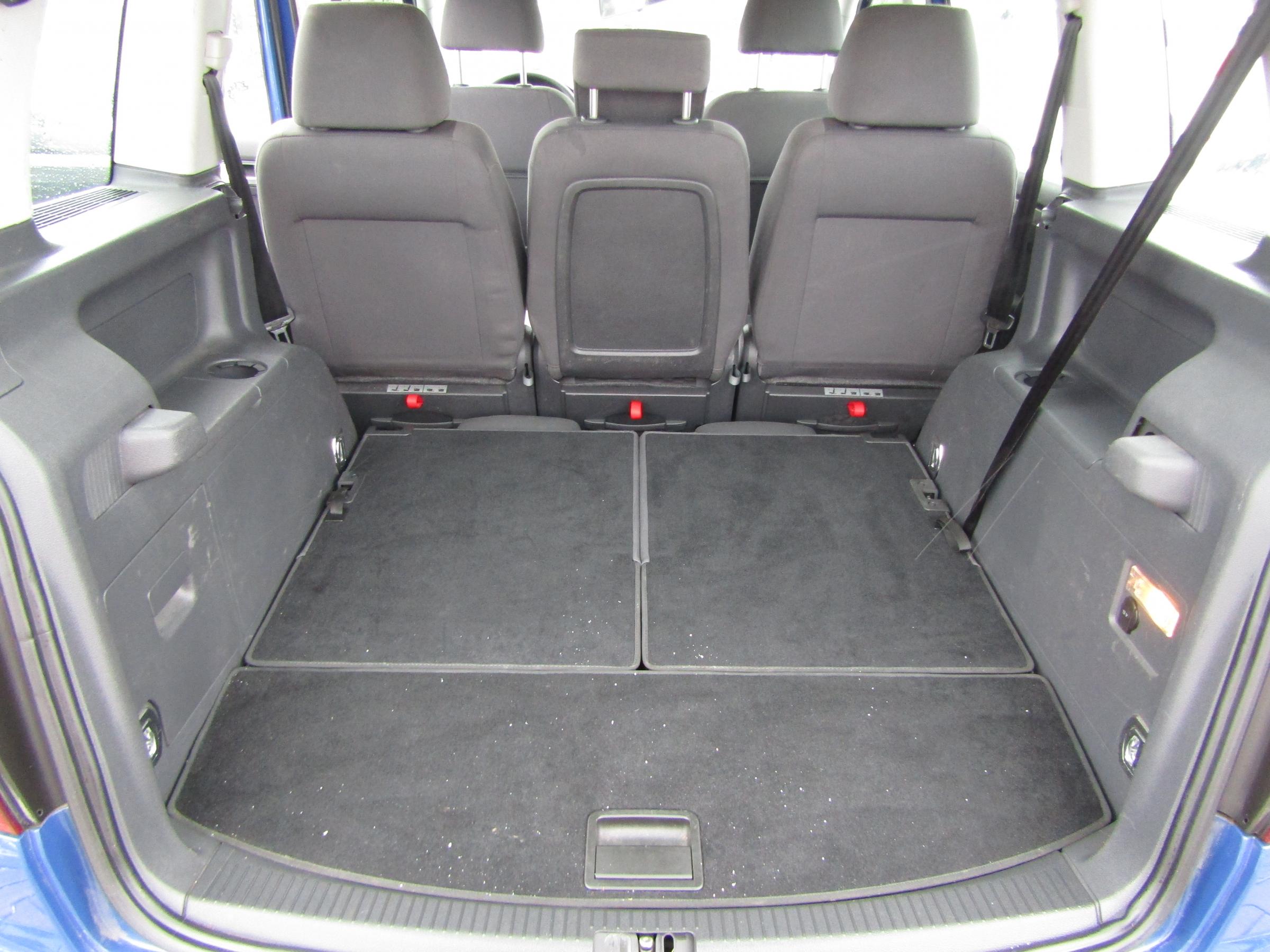 Volkswagen Touran, 2010 - pohled č. 7