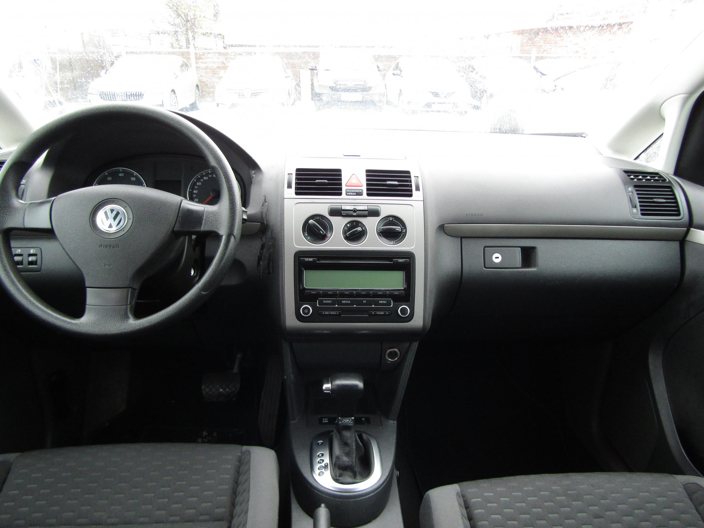 Volkswagen Touran, 2010 - pohled č. 8