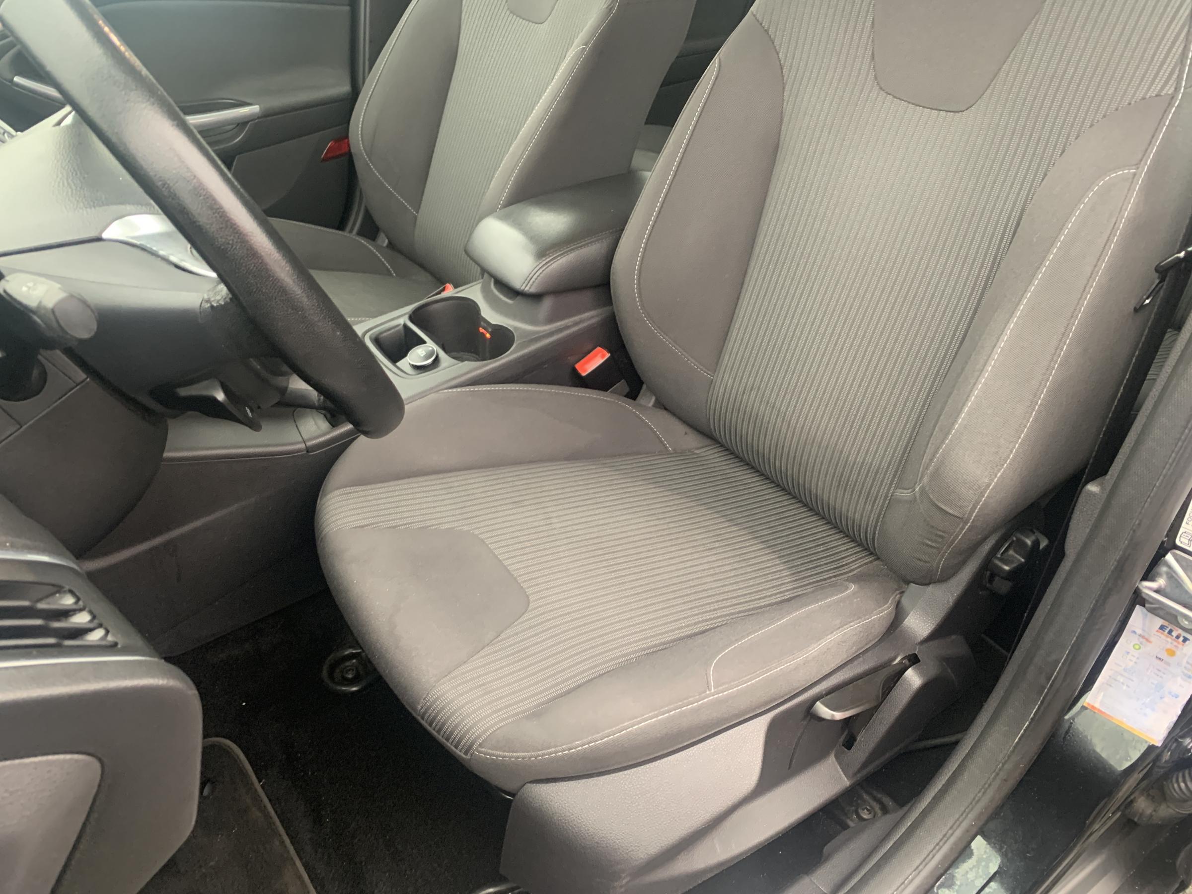 Ford Focus, 2012 - pohled č. 9