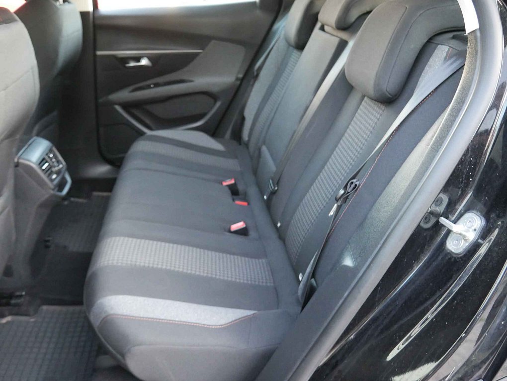Peugeot 3008 1.2 PT 