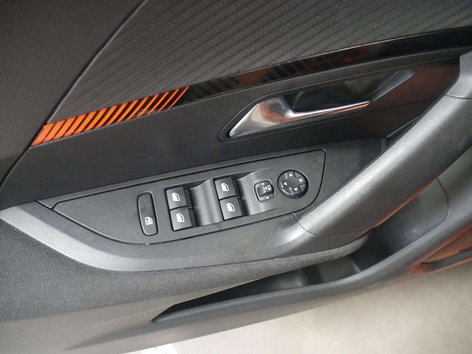 Peugeot 2008 1.2 PT Active