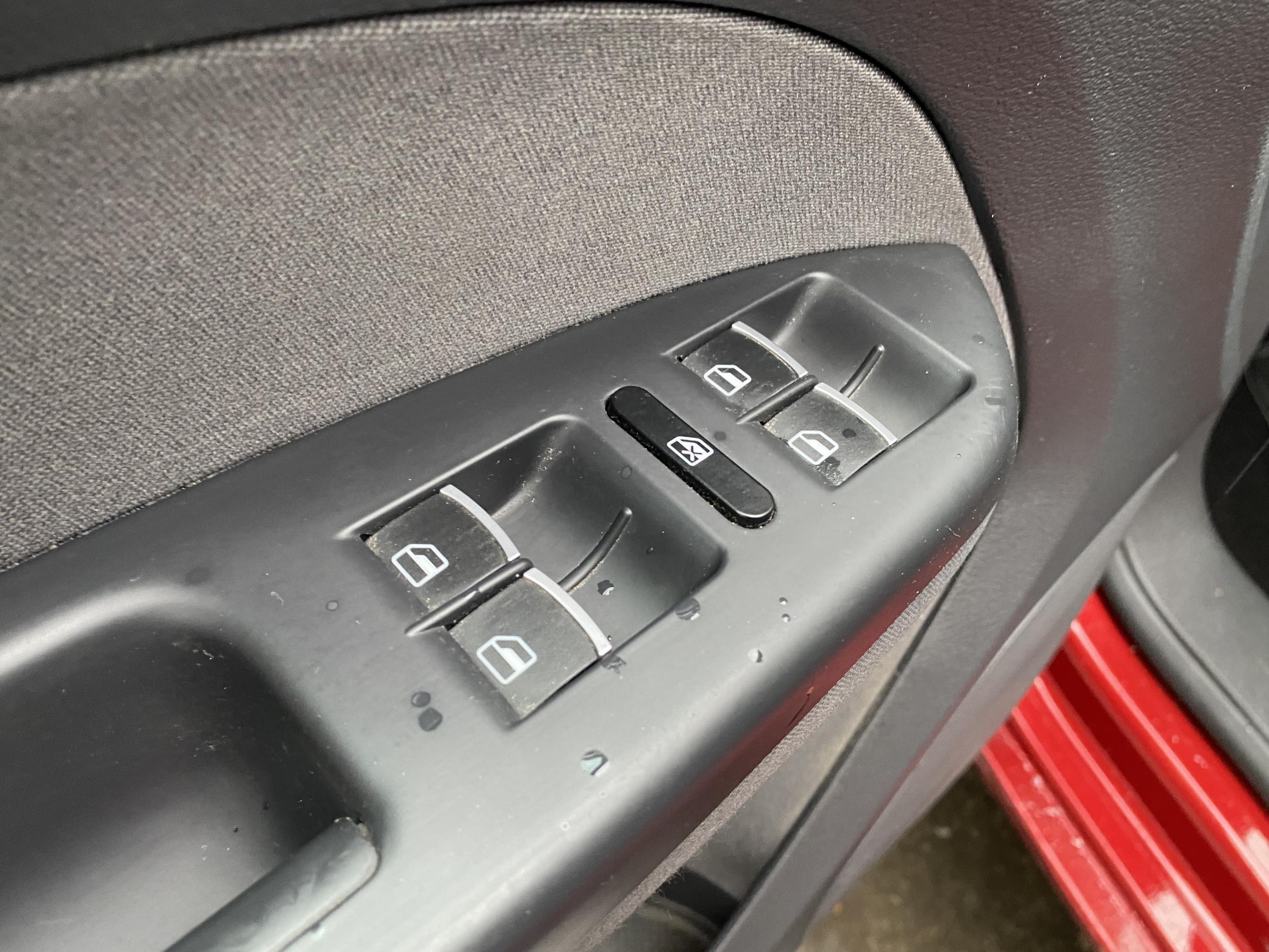 Volkswagen Touran, 2011 - pohled č. 13