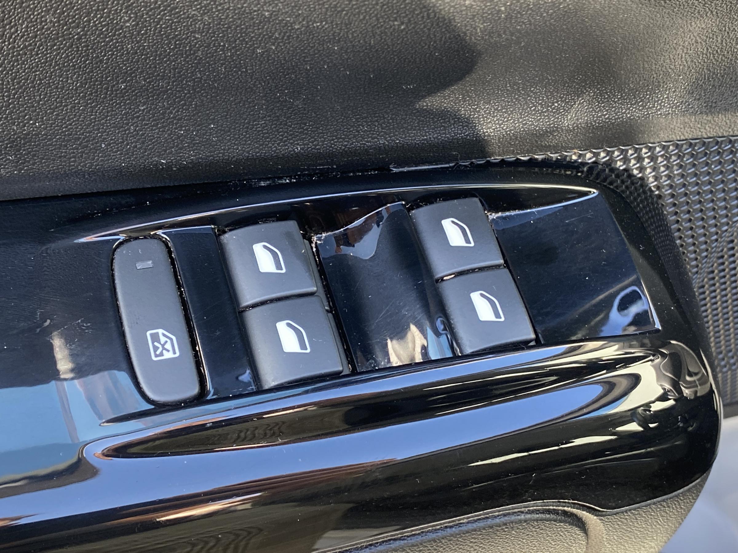 Citroën C3, 2017 - pohled č. 12