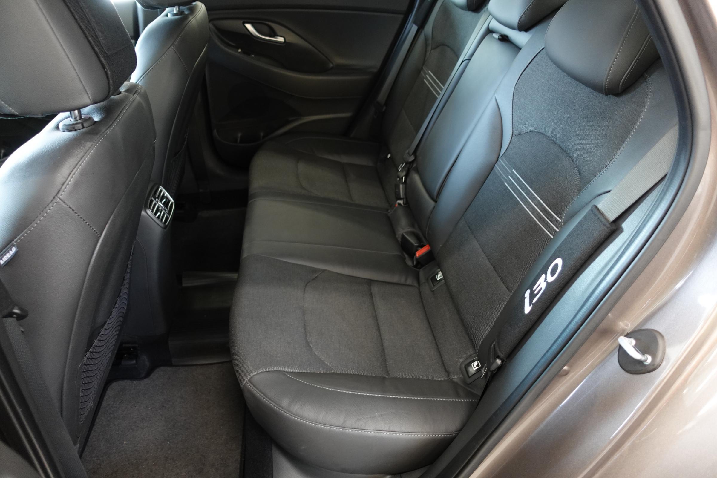 Hyundai i30, 2021 - pohled č. 10