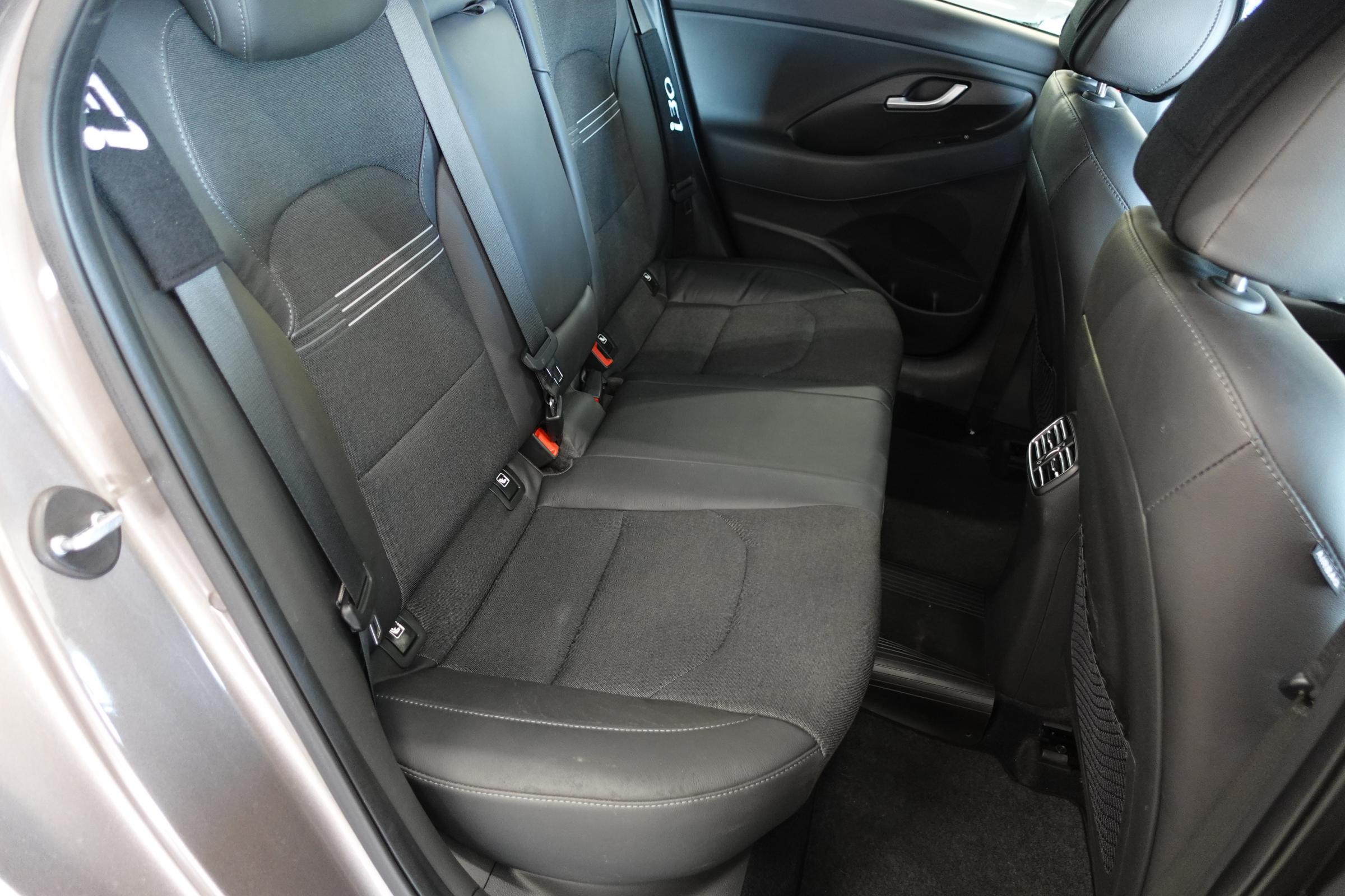 Hyundai i30, 2021 - pohled č. 12