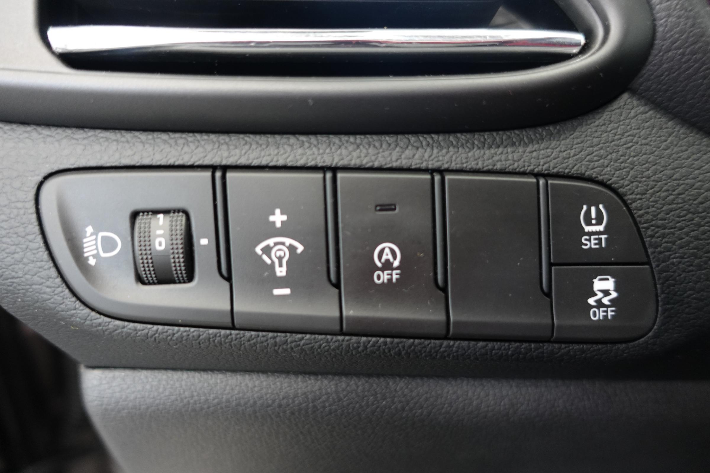 Hyundai i30, 2021 - pohled č. 14