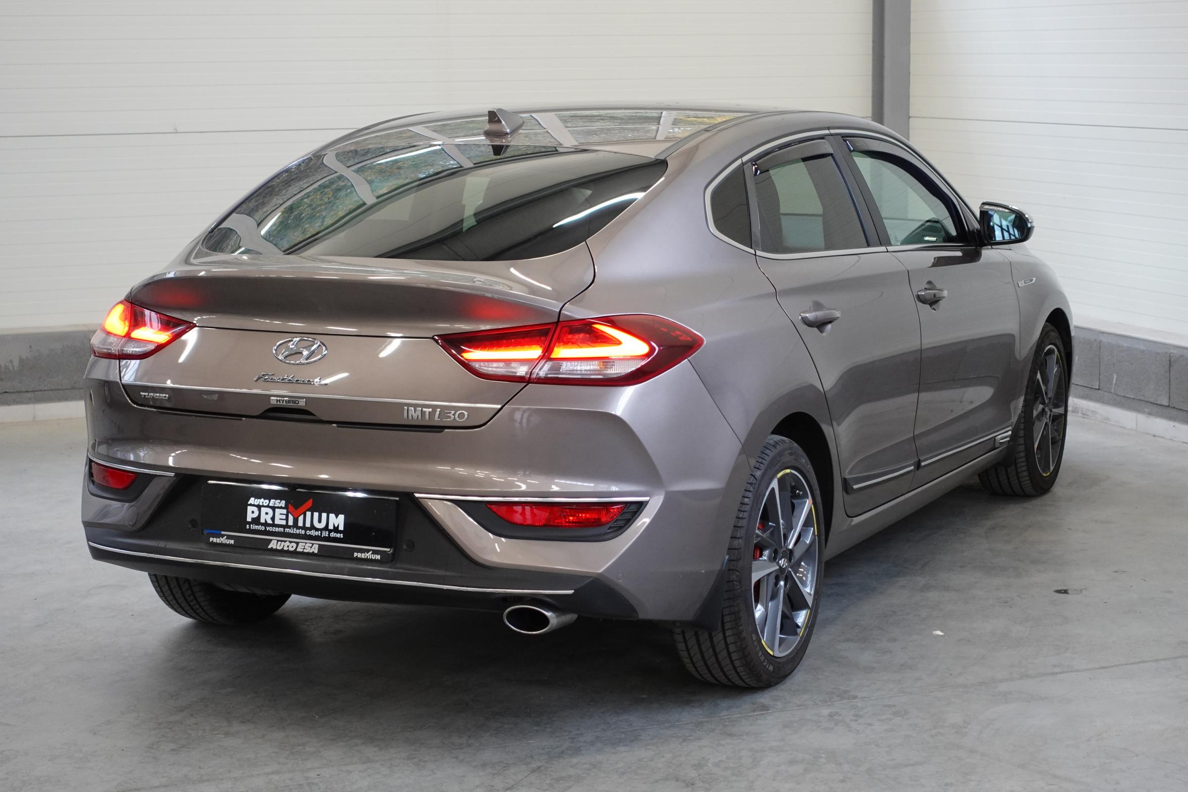 Hyundai i30, 2021 - pohled č. 6