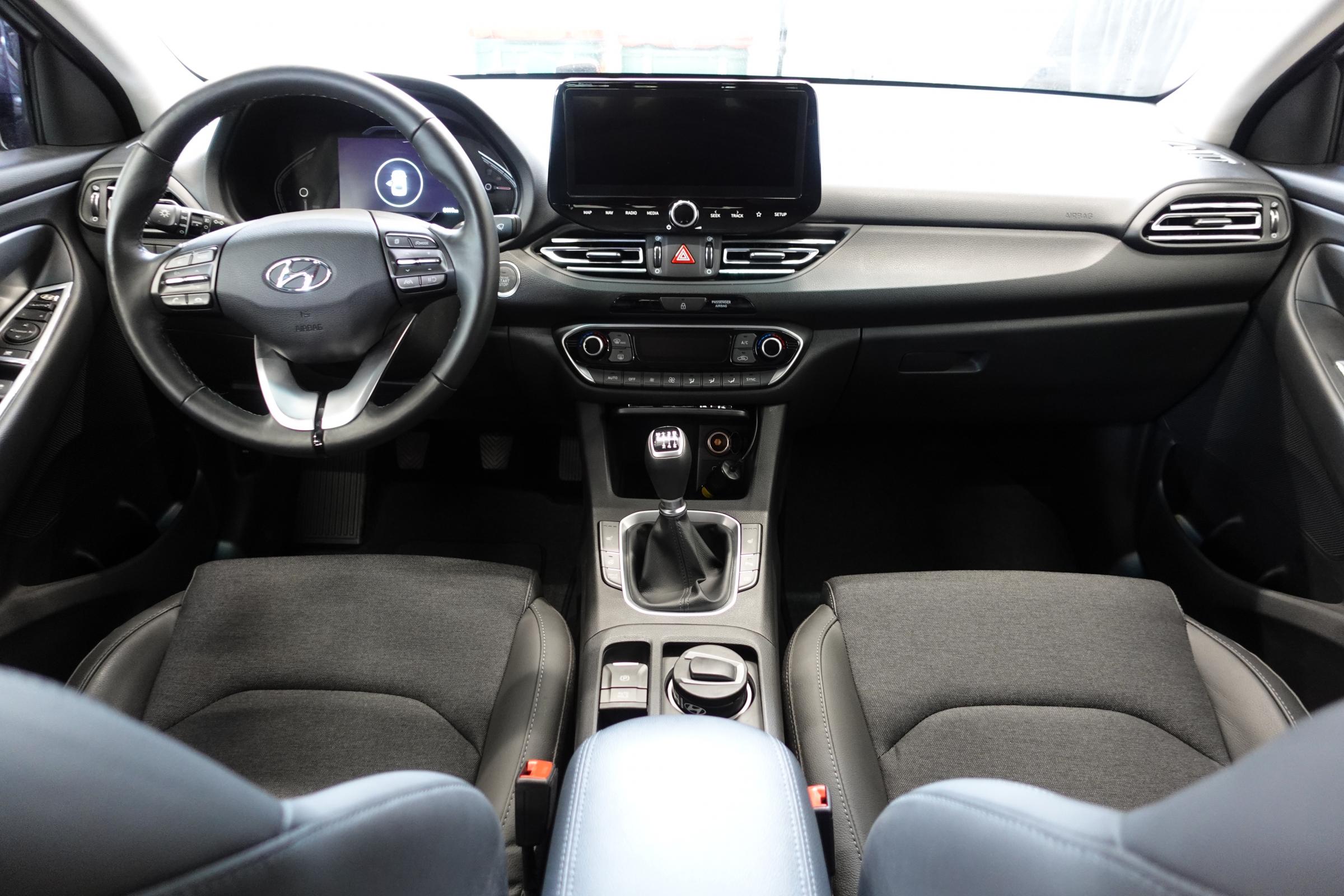 Hyundai i30, 2021 - pohled č. 8