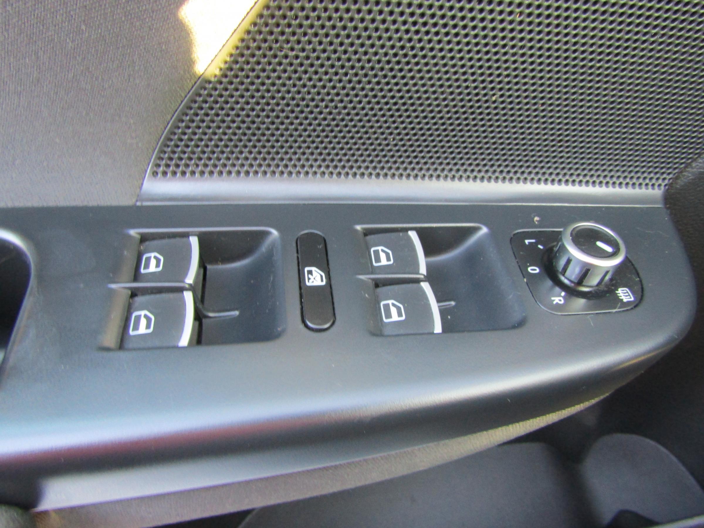 Volkswagen Golf, 2011 - pohled č. 16