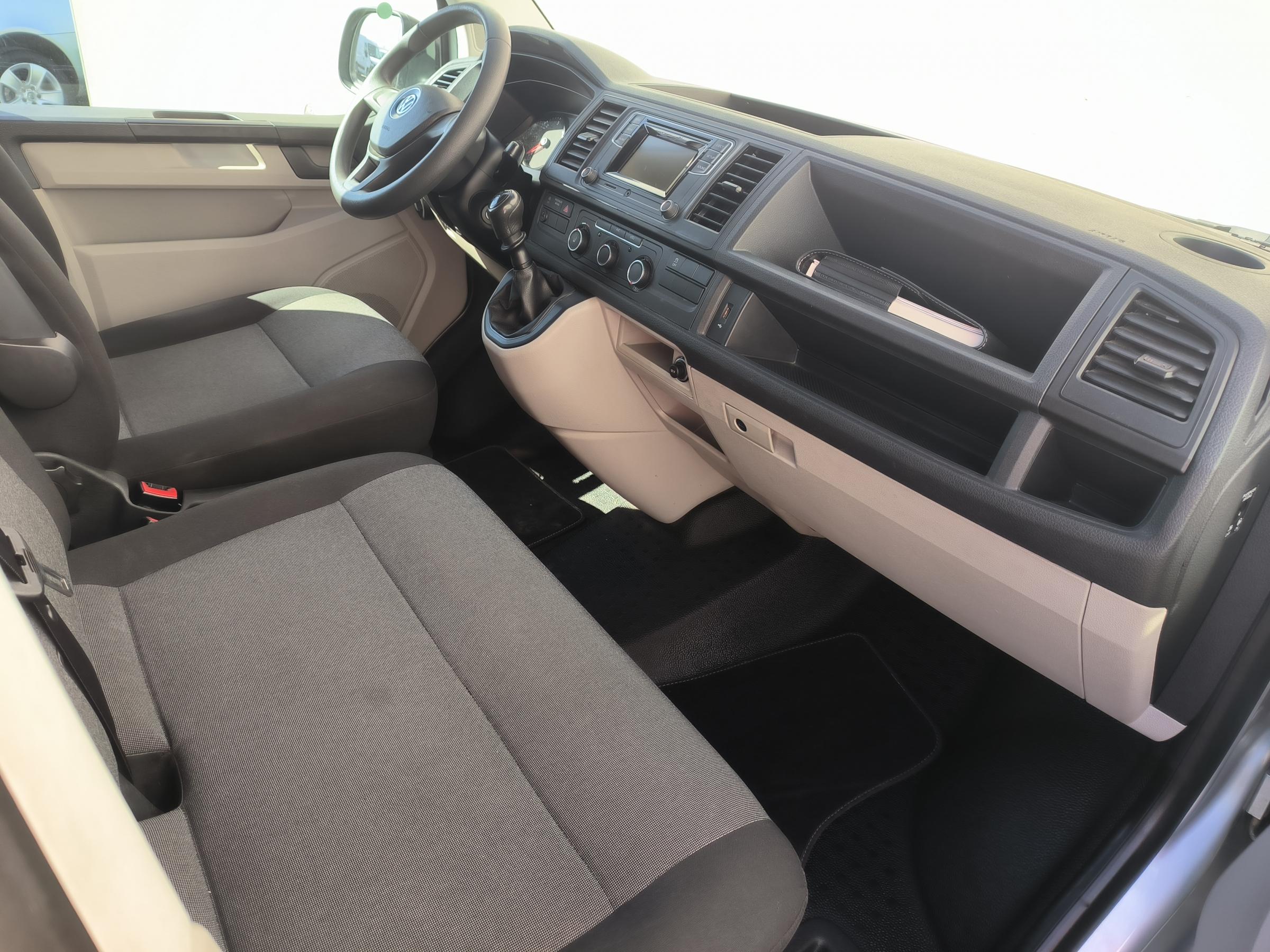 Volkswagen Transporter, 2019 - pohled č. 11