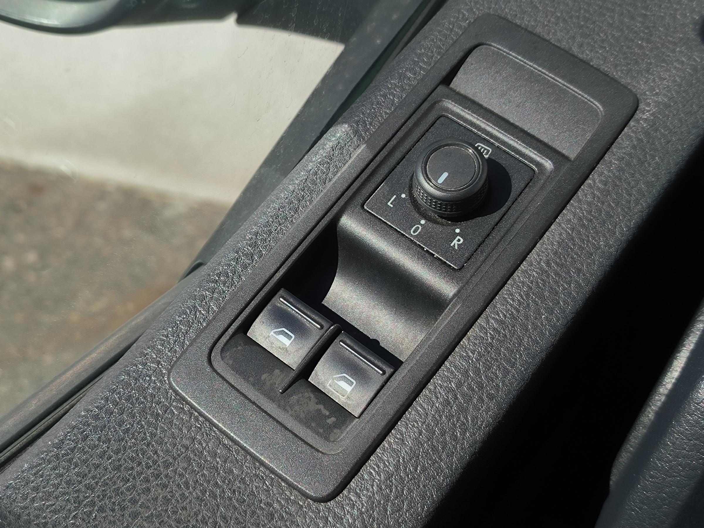 Volkswagen Transporter, 2019 - pohled č. 18