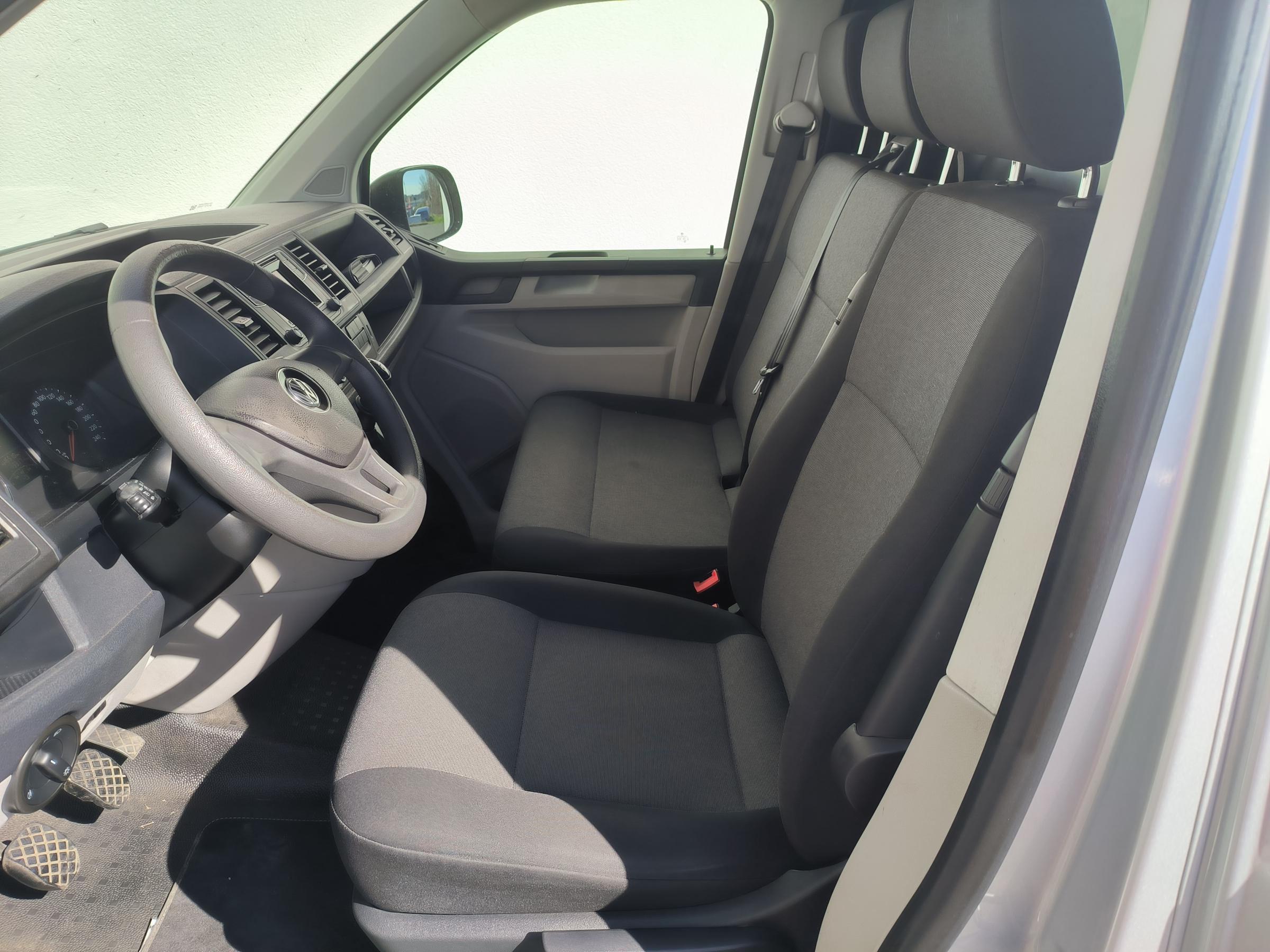 Volkswagen Transporter, 2019 - pohled č. 19