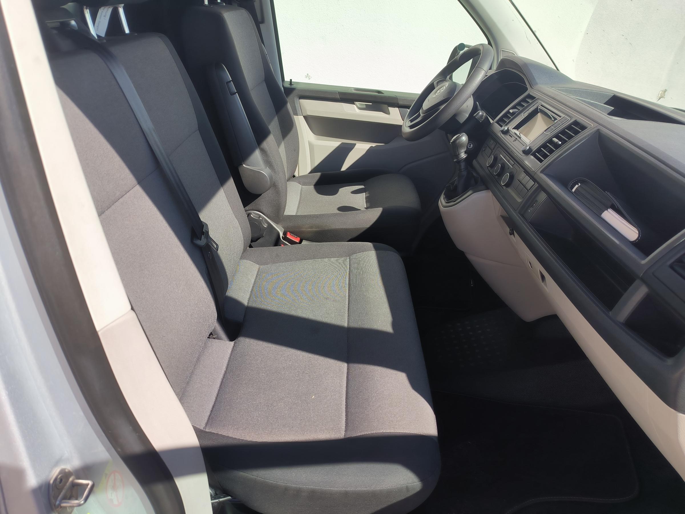 Volkswagen Transporter, 2019 - pohled č. 20