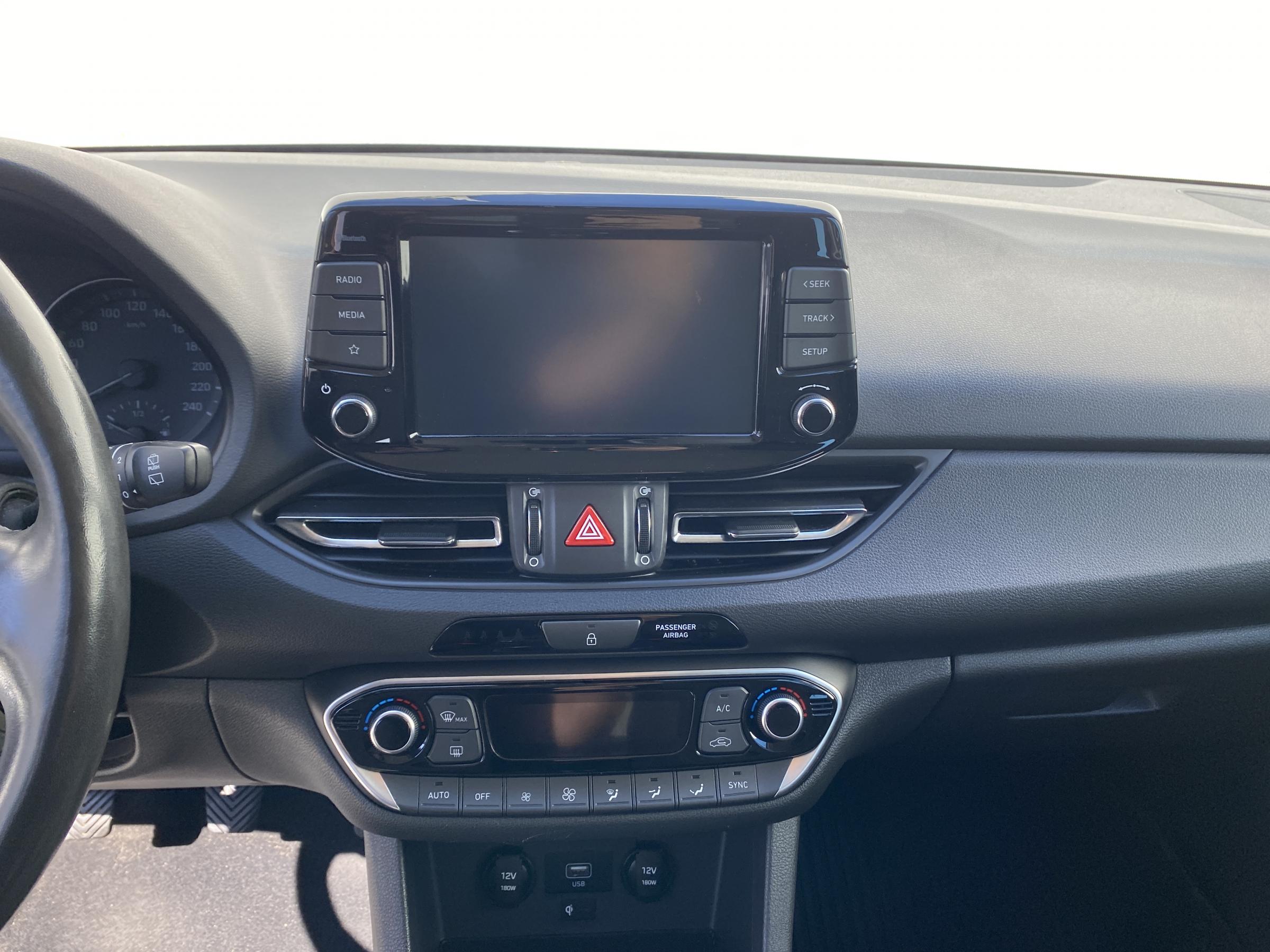 Hyundai i30, 2022 - pohled č. 10