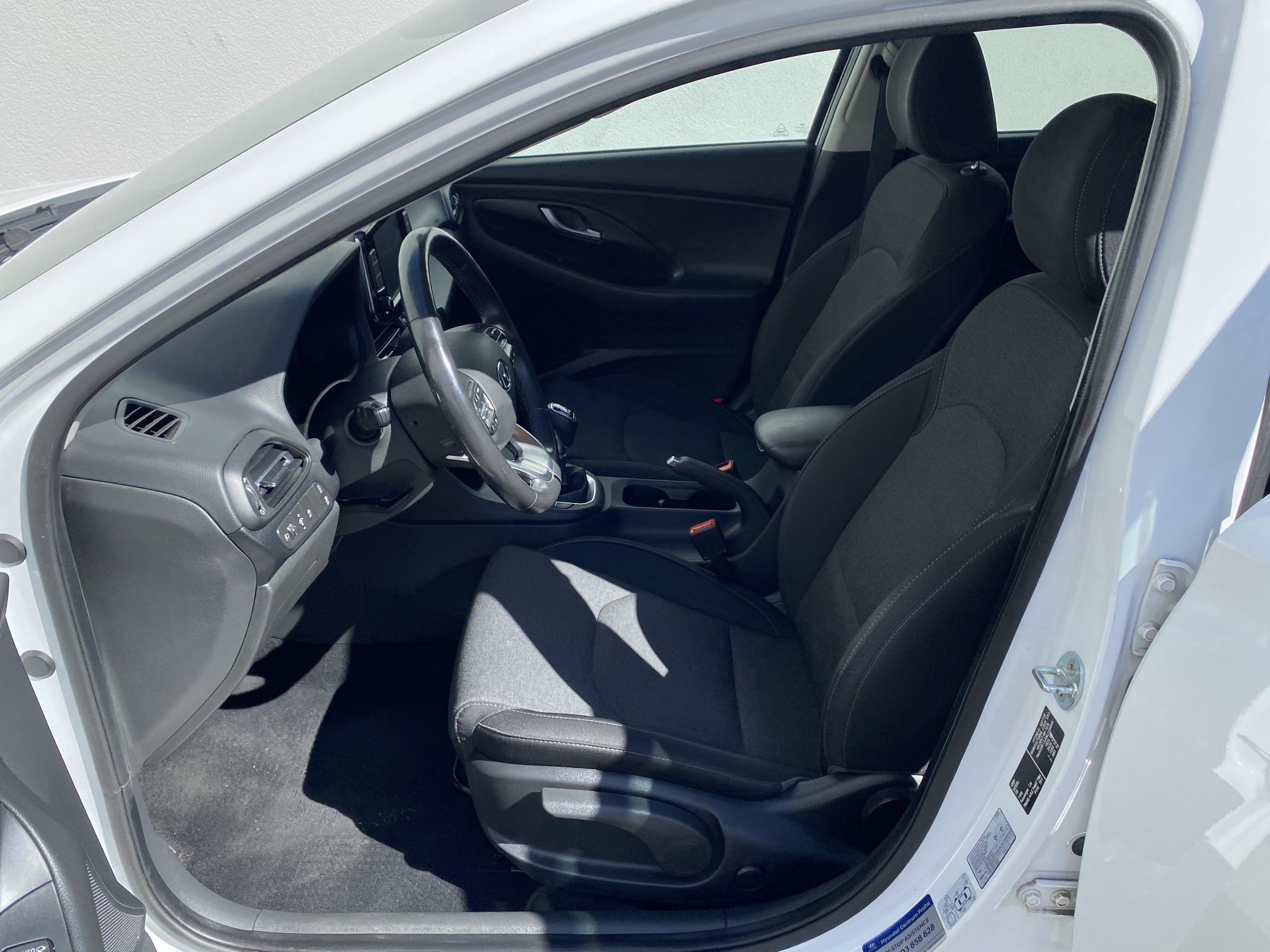 Hyundai i30, 2022 - pohled č. 11