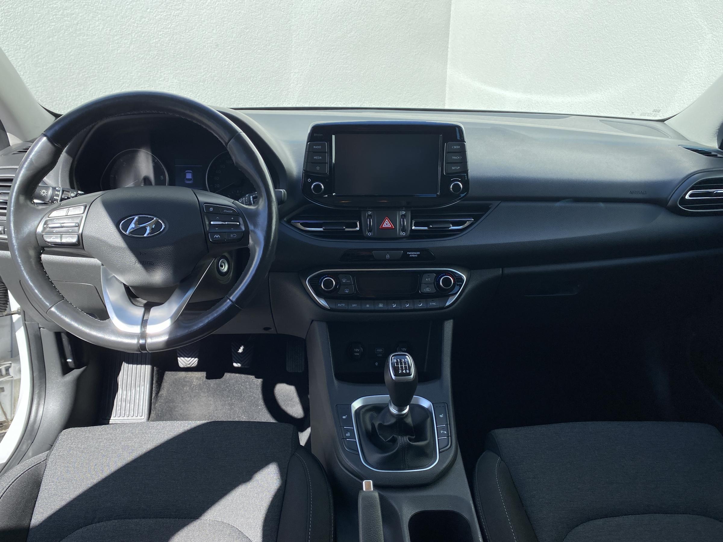 Hyundai i30, 2022 - pohled č. 8