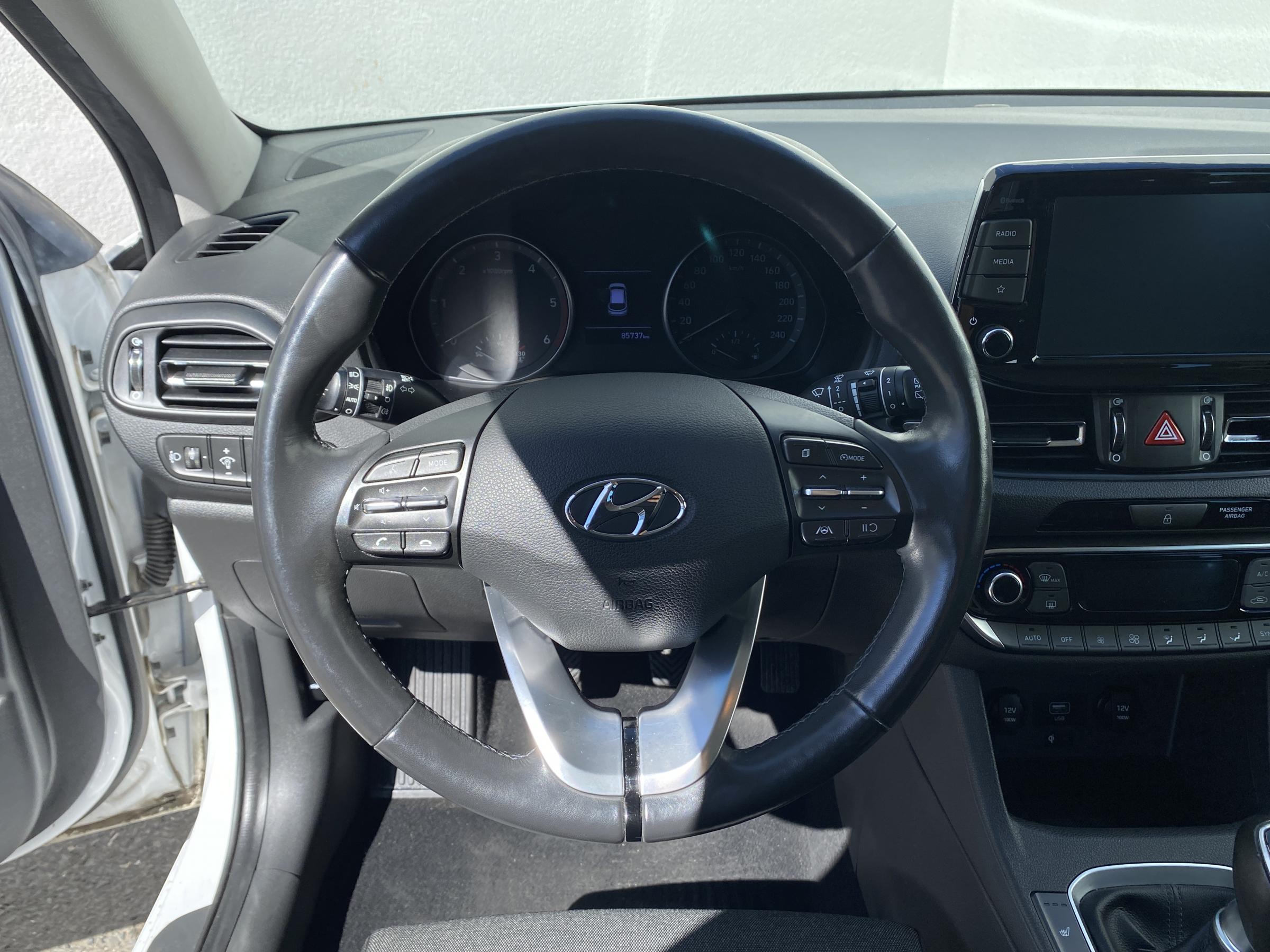 Hyundai i30, 2022 - pohled č. 9