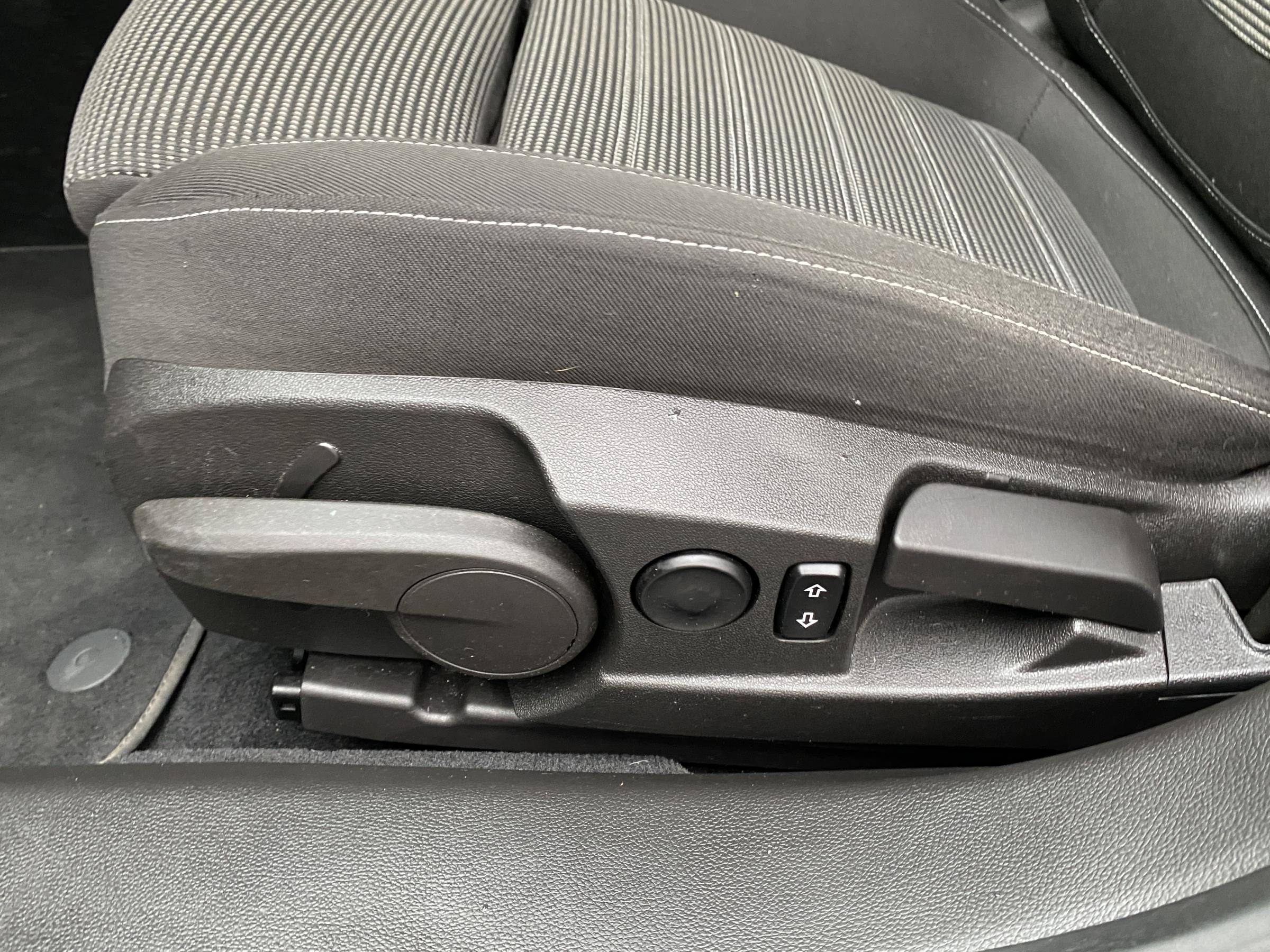 Opel Insignia, 2016 - pohled č. 14