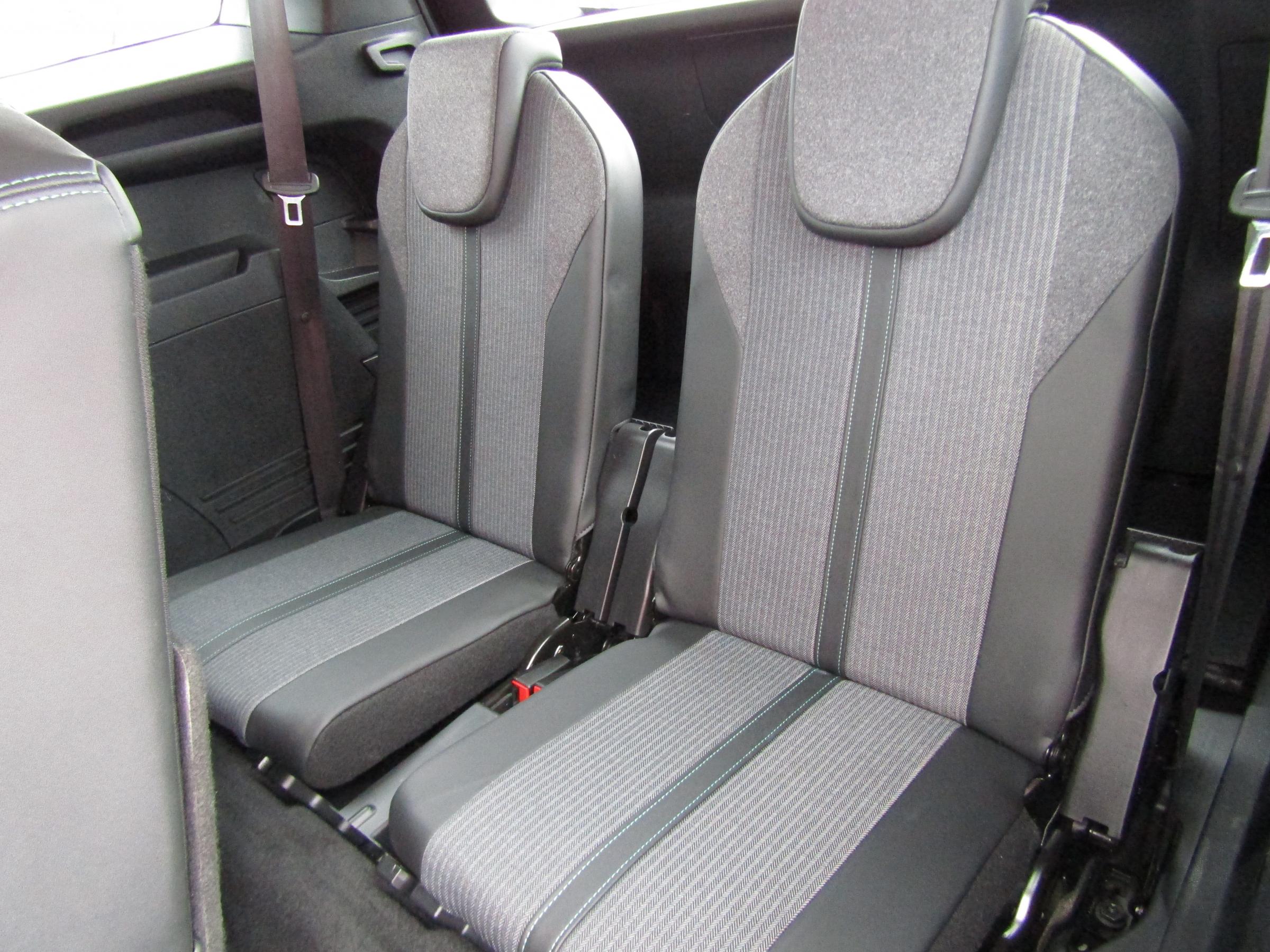 Peugeot 5008, 2021 - pohled č. 10