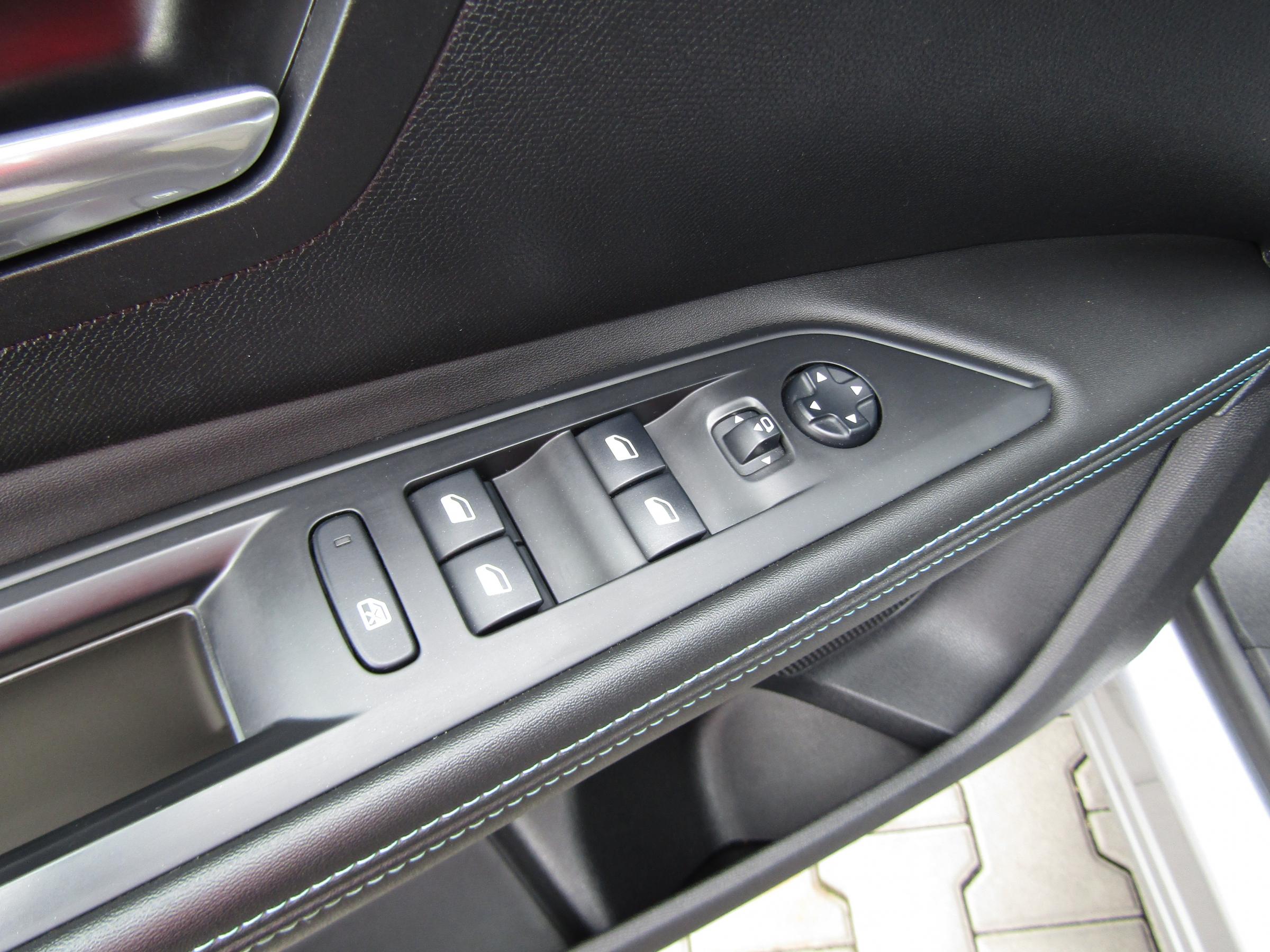 Peugeot 5008, 2021 - pohled č. 12