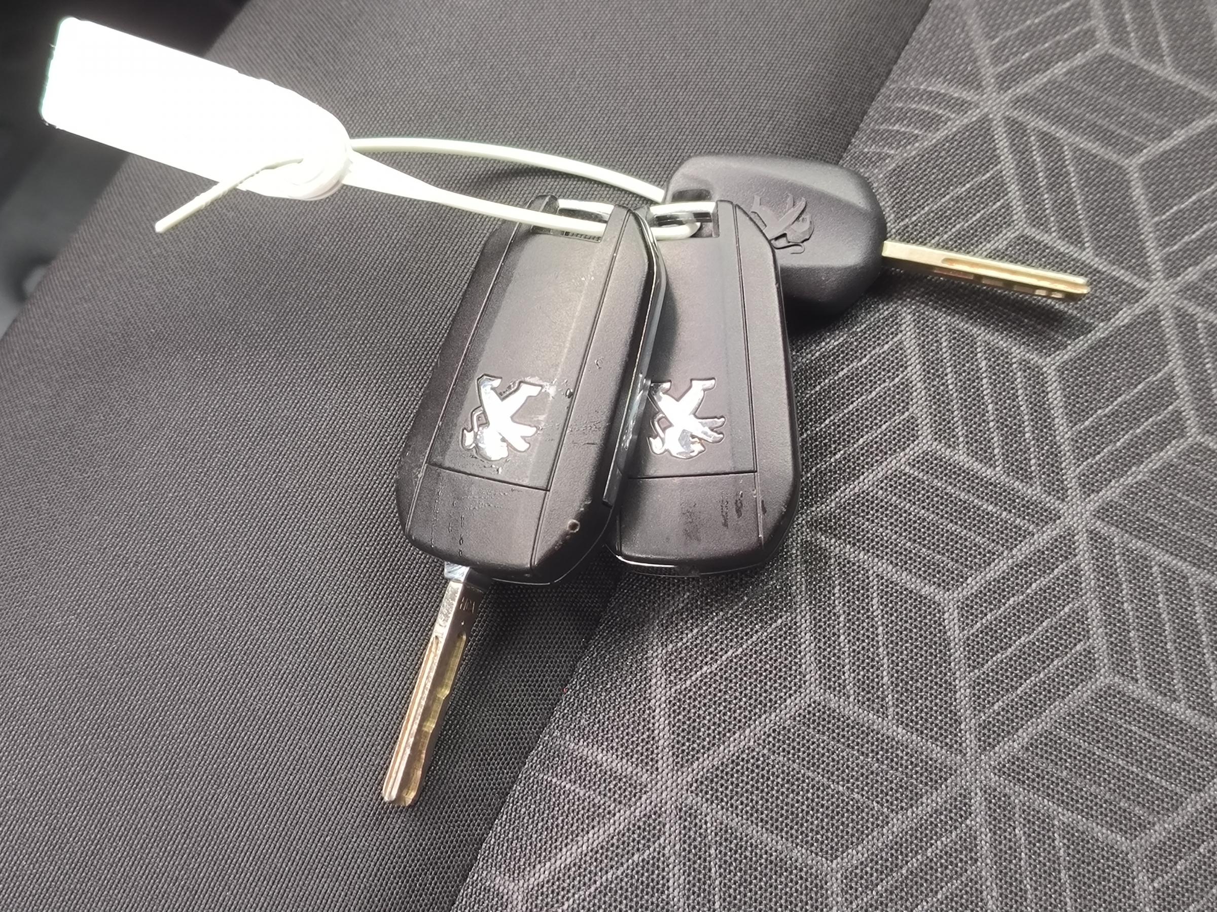 Peugeot Rifter, 2020 - pohled č. 19