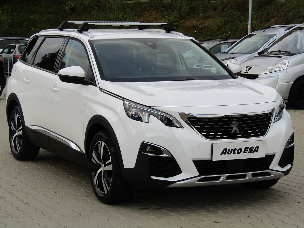 Peugeot 5008 1.2 PT Allure 7míst