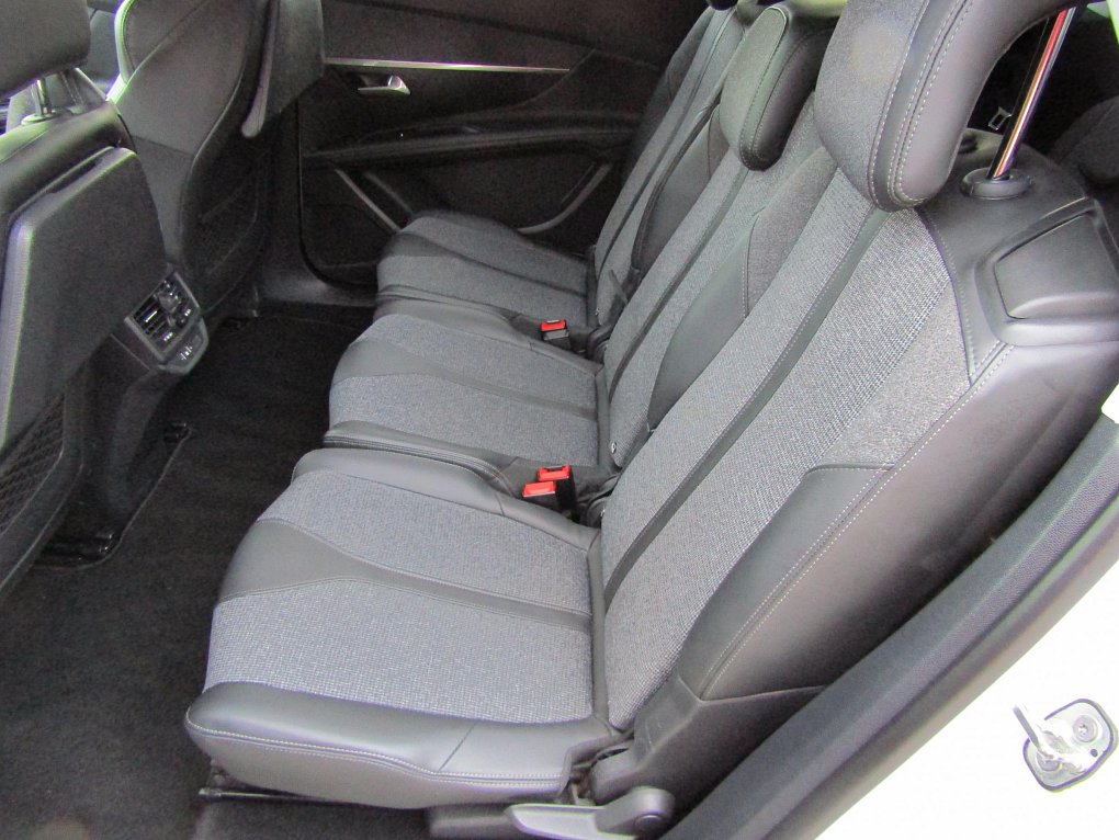 Peugeot 5008 1.2 PT Allure 7míst