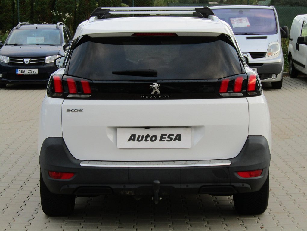 Peugeot 5008 1.2 PT Allure 7míst