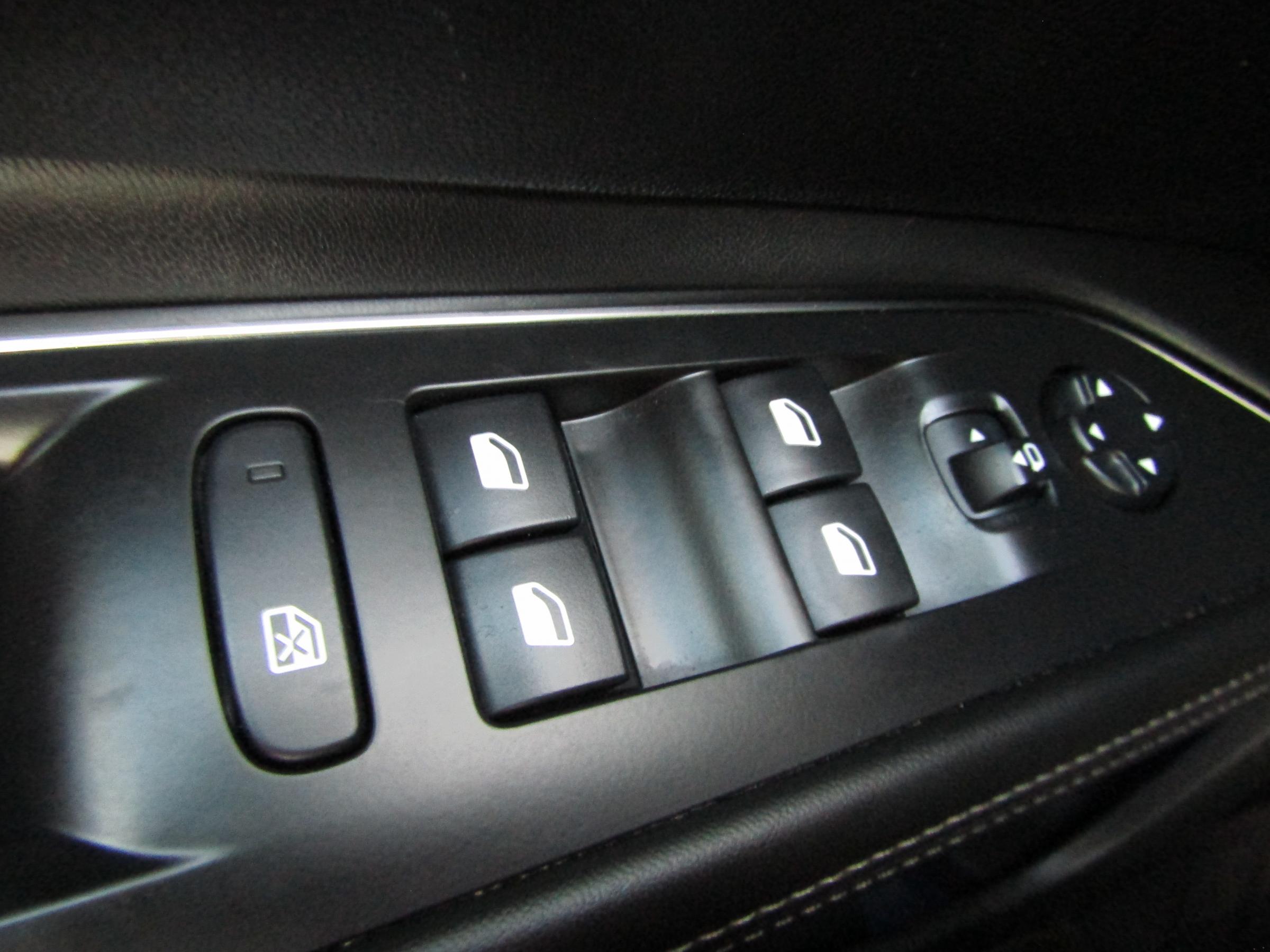 Peugeot 5008, 2017 - pohled č. 17