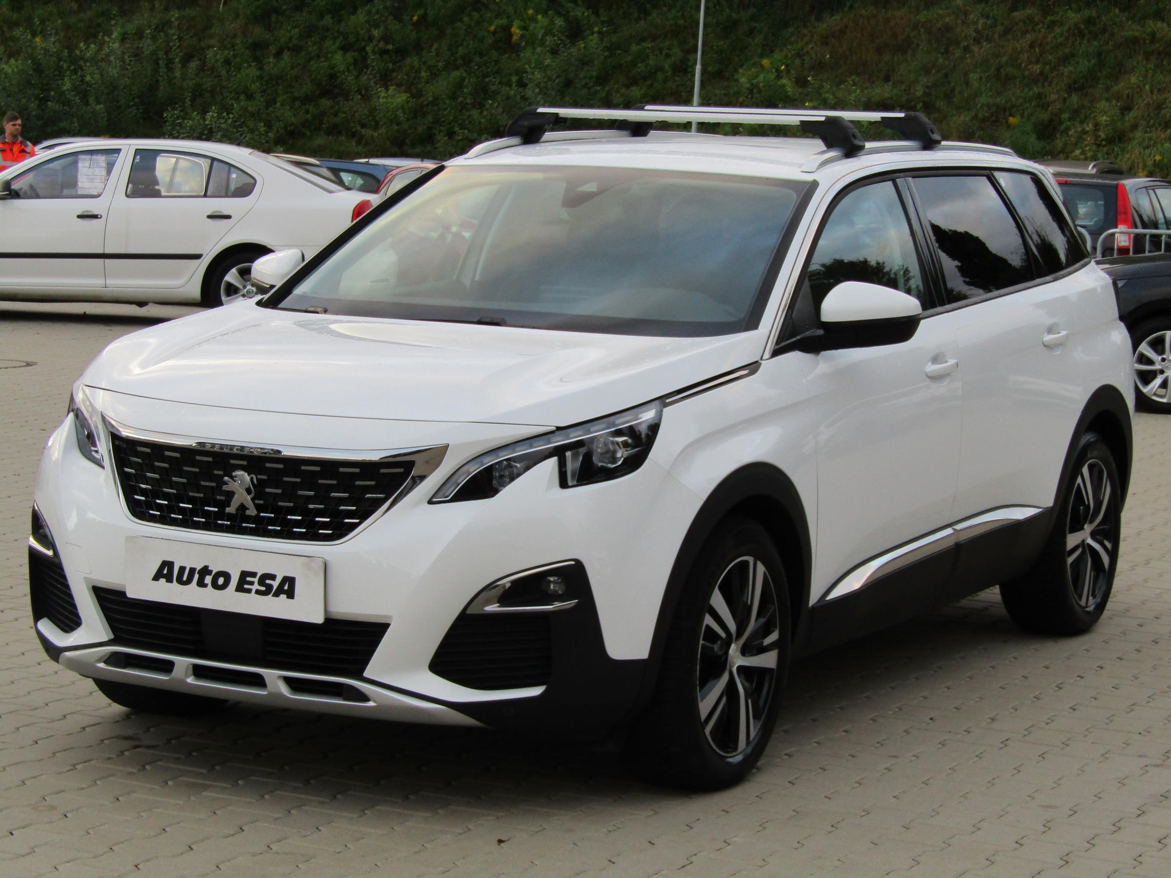 Peugeot 5008, 2017 - pohled č. 3