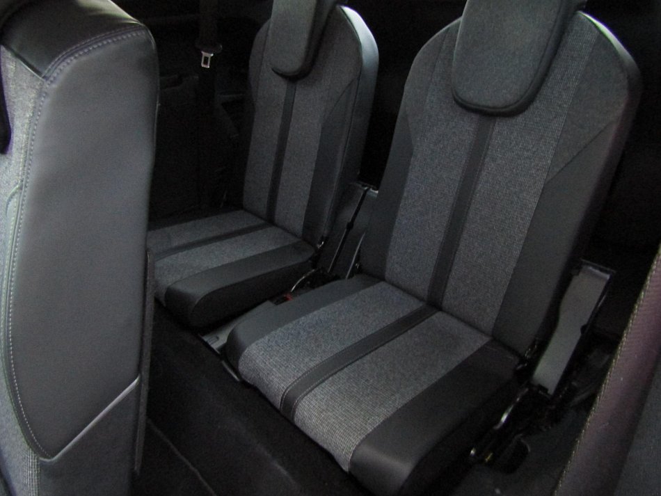 Peugeot 5008 1.2 THP 