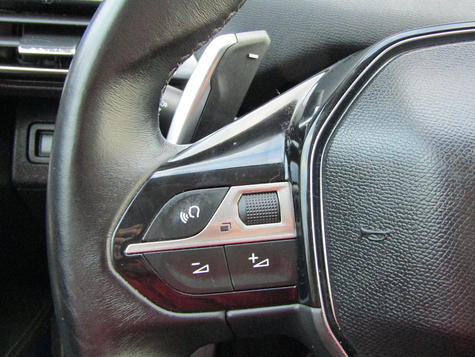 Peugeot 5008 1.2 THP 