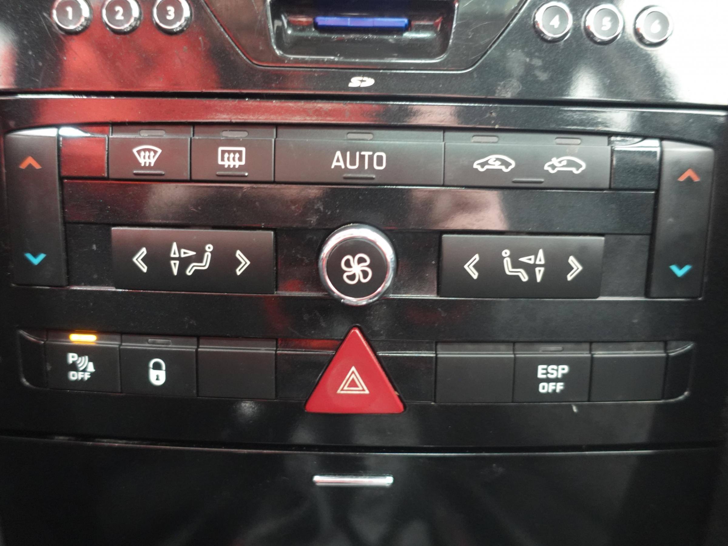 Peugeot 407, 2010 - pohled č. 17