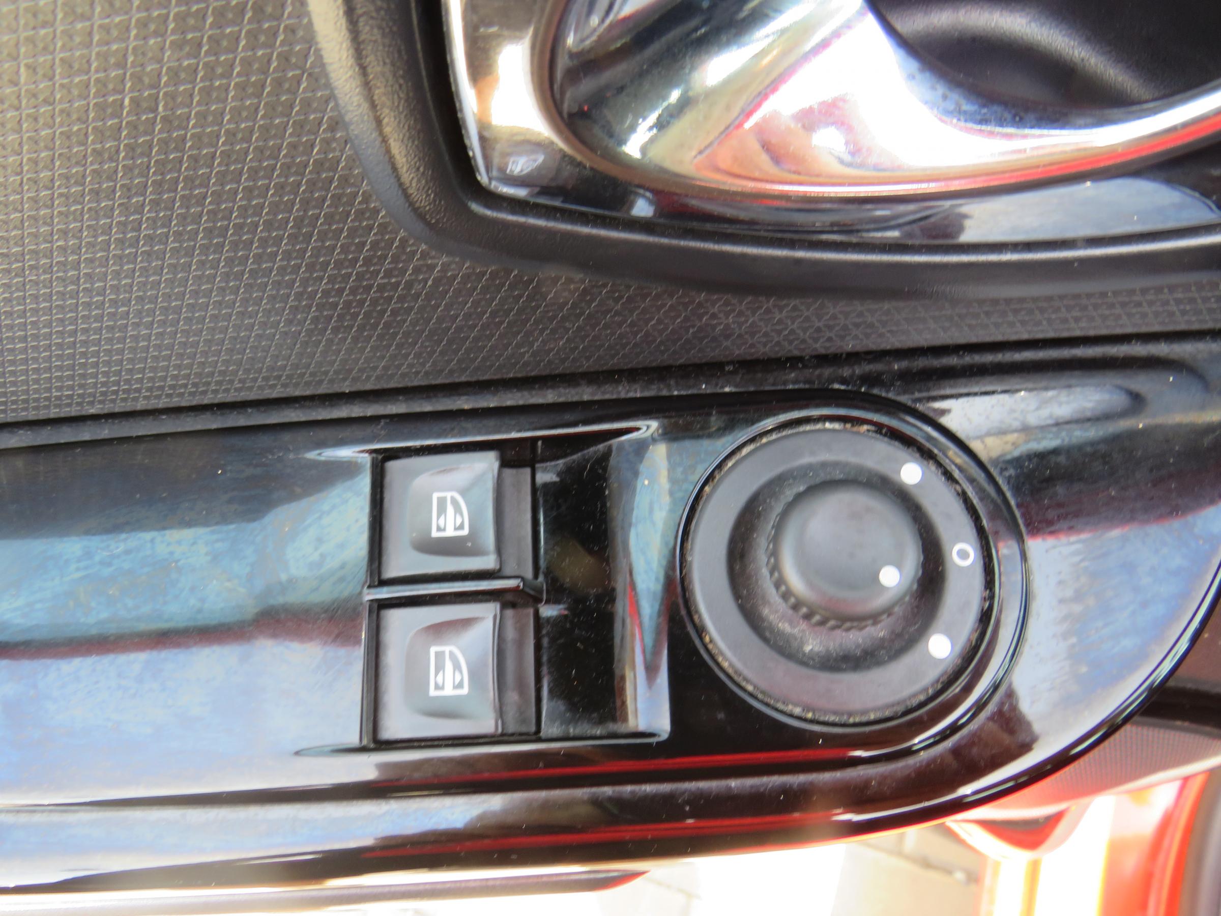 Renault Clio, 2015 - pohled č. 12