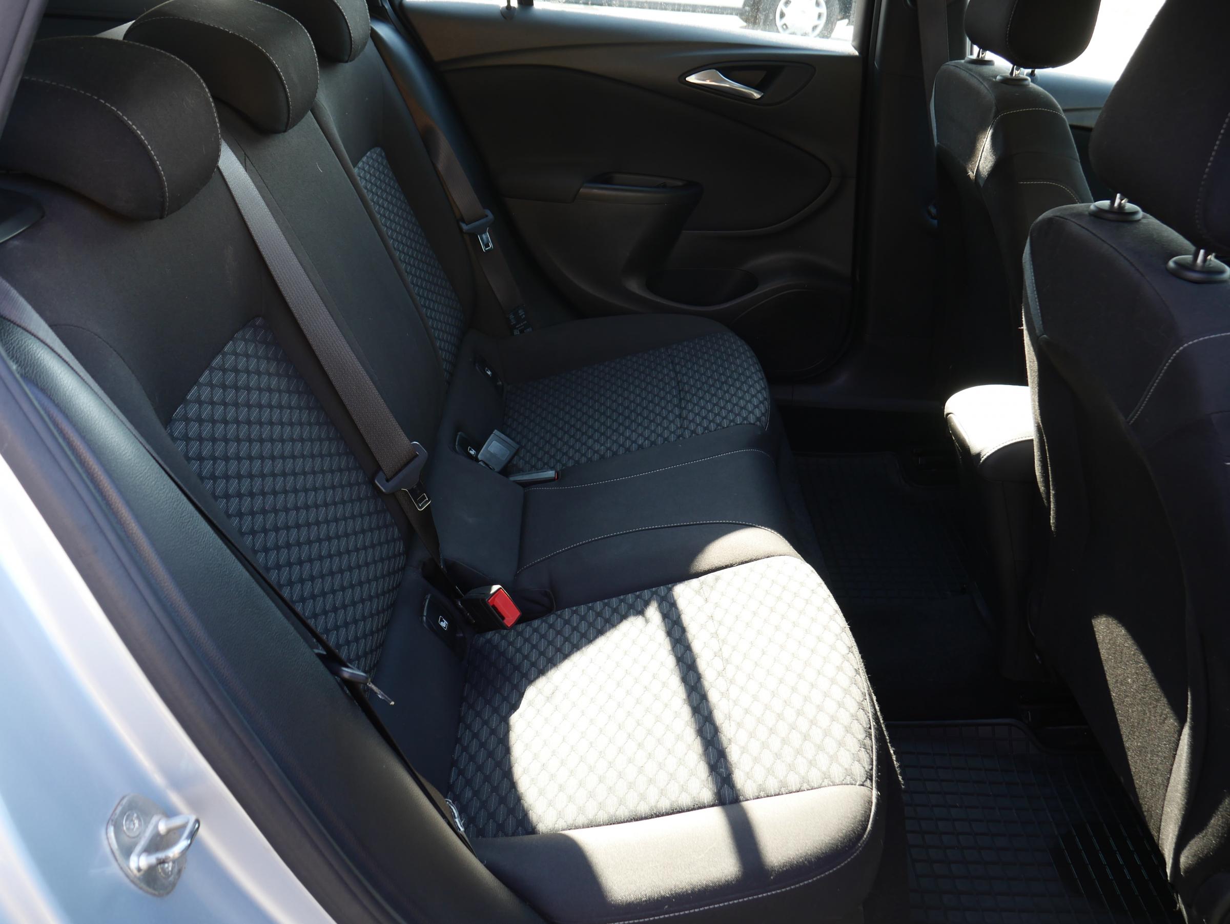 Opel Astra, 2020 - pohled č. 10