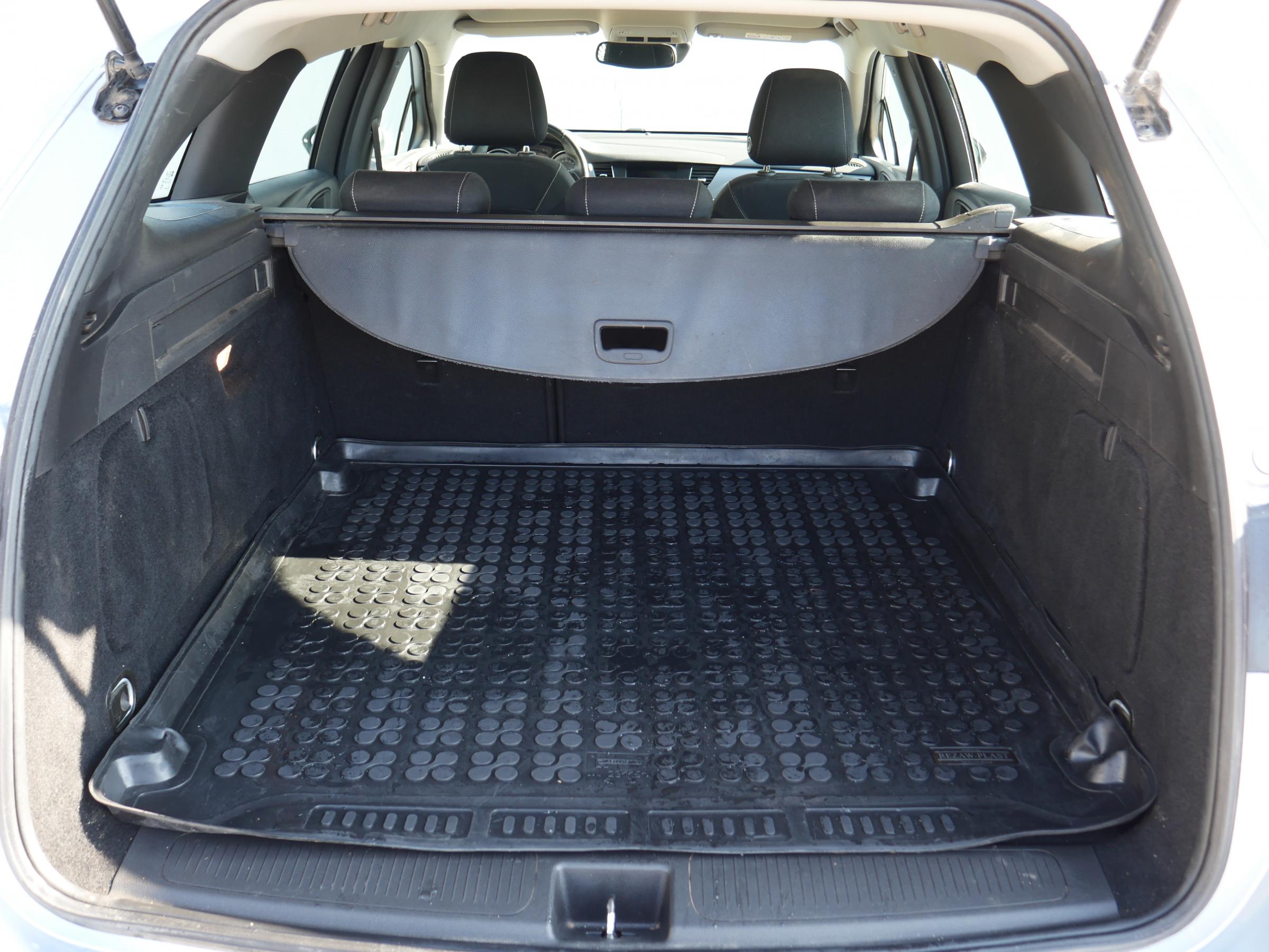 Opel Astra, 2020 - pohled č. 7