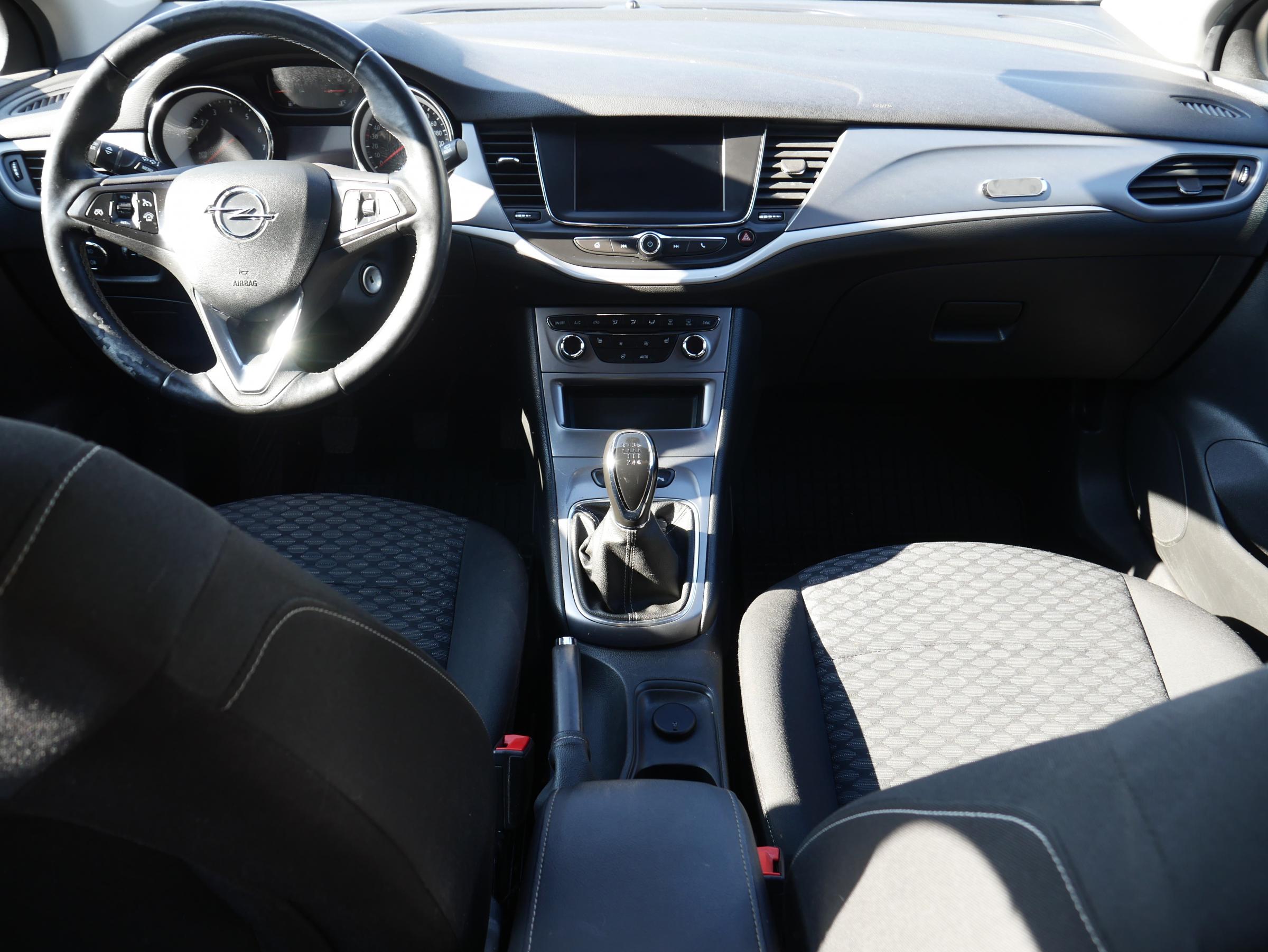 Opel Astra, 2020 - pohled č. 8