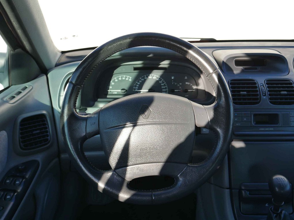 Renault Laguna 1.6i 