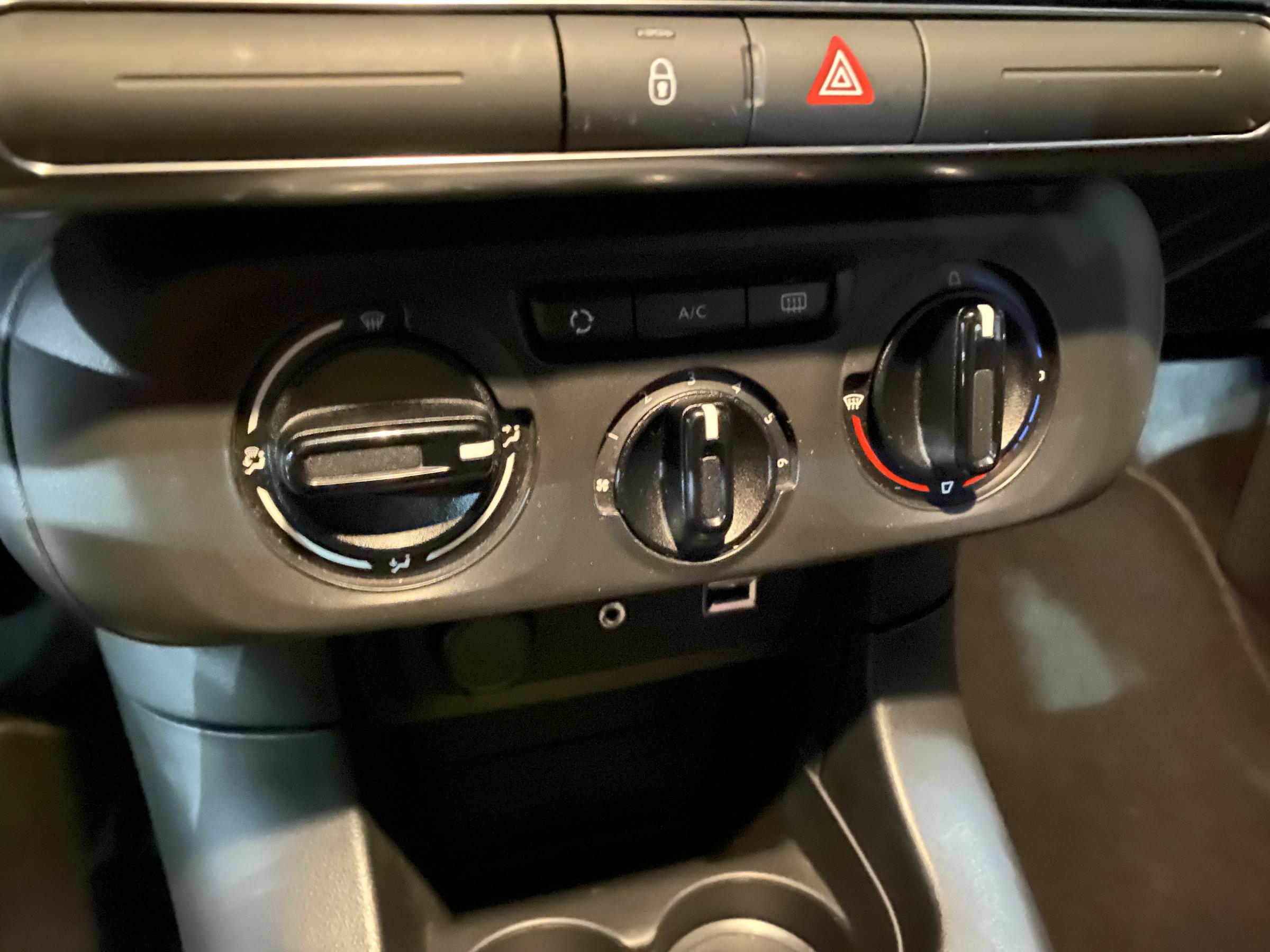 Citroën C3, 2017 - pohled č. 16