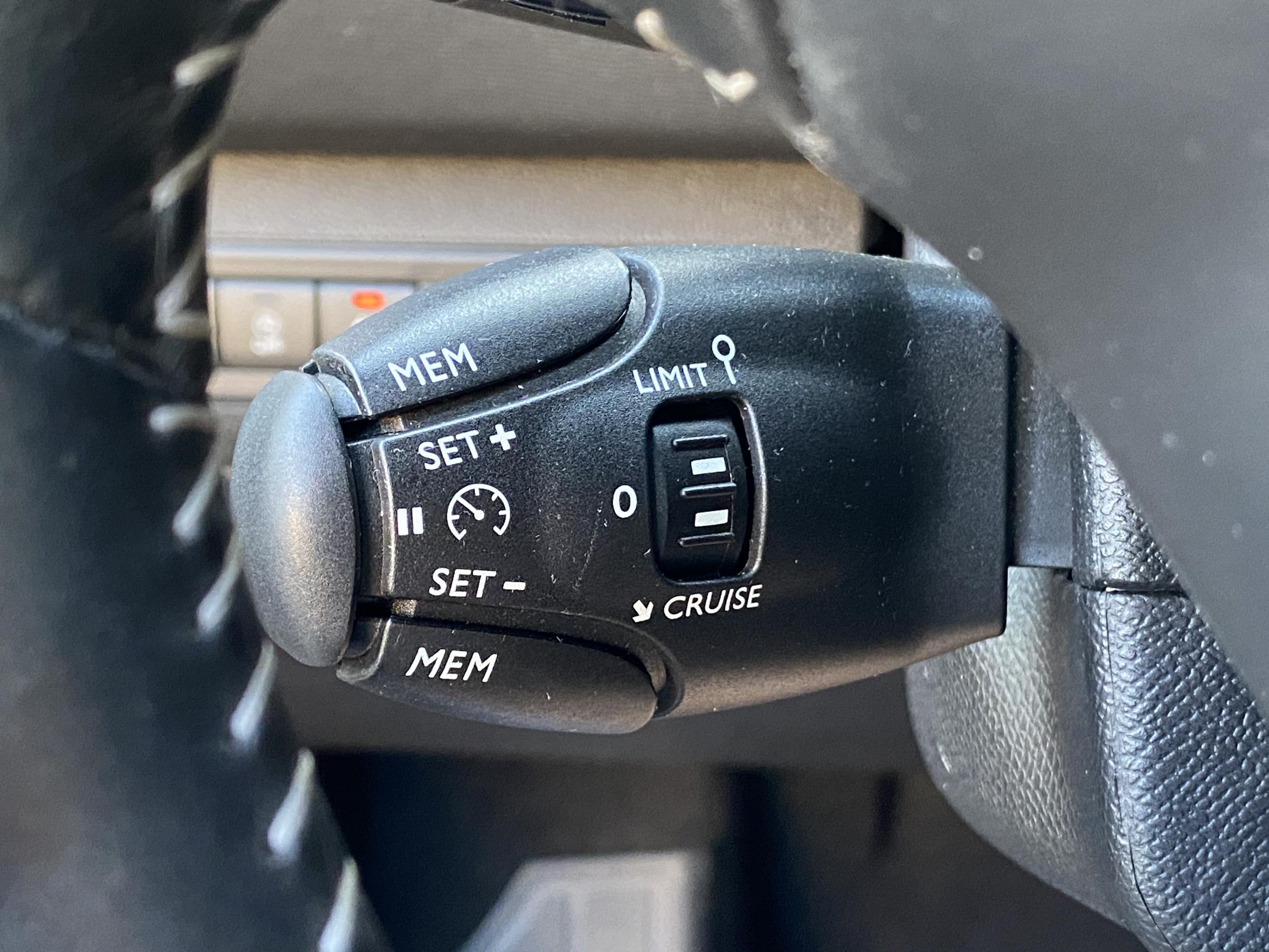 Peugeot 308, 2019 - pohled č. 13