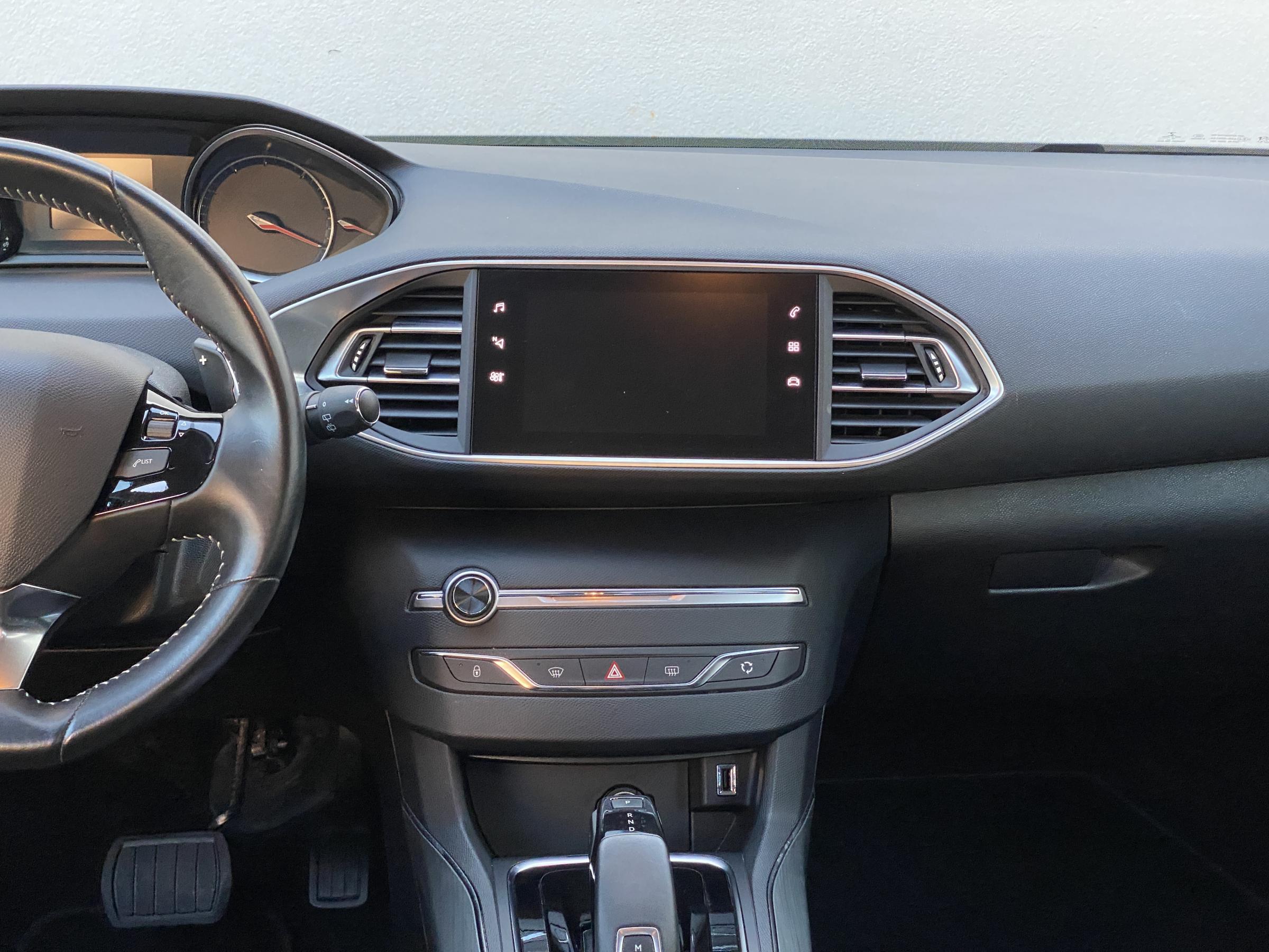 Peugeot 308, 2019 - pohled č. 8