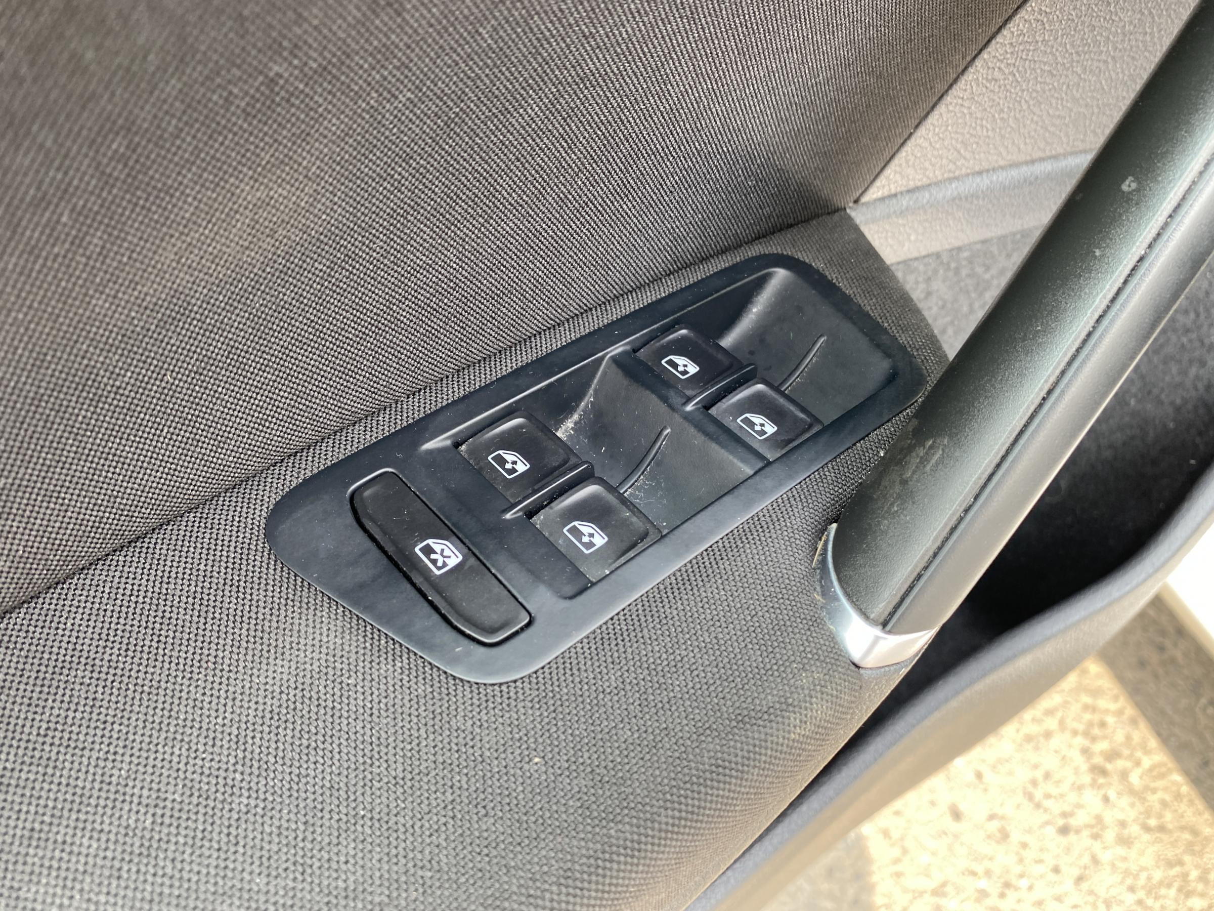 Volkswagen Golf, 2018 - pohled č. 15