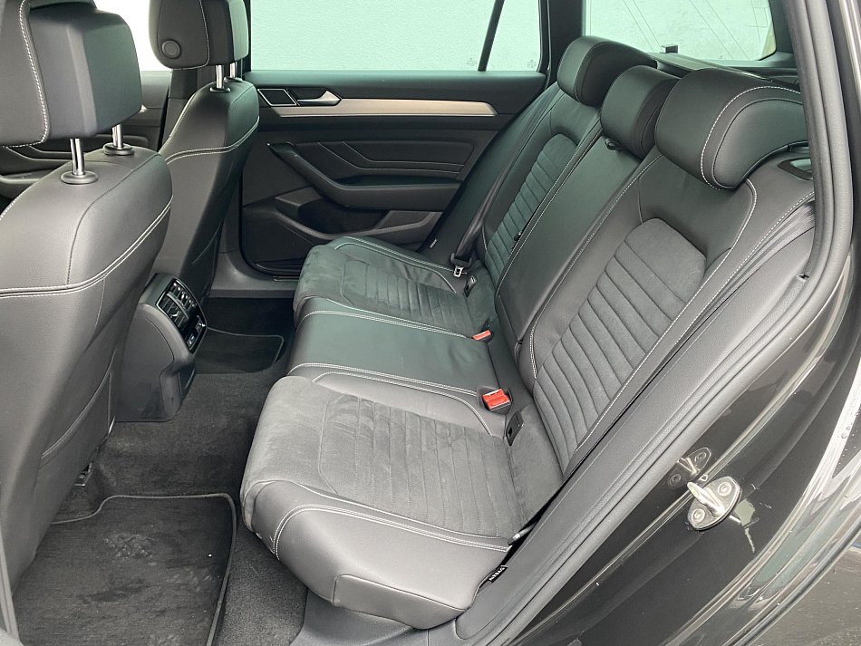 Volkswagen Passat 2.0 TDi Elegance 4X4